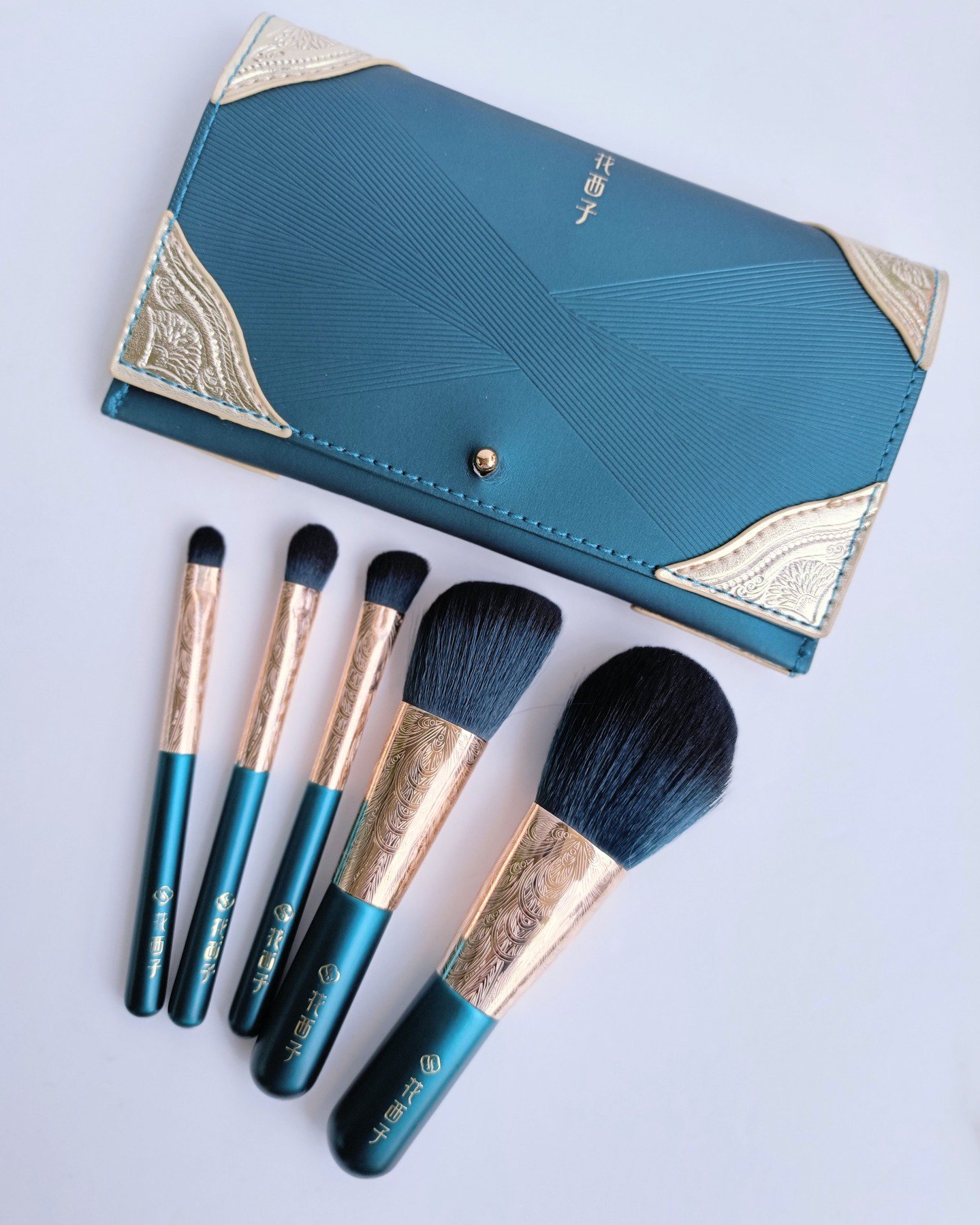 双蓮彫刻ハイライト/花西子/パウダーハイライトを使ったクチコミ（2枚目）