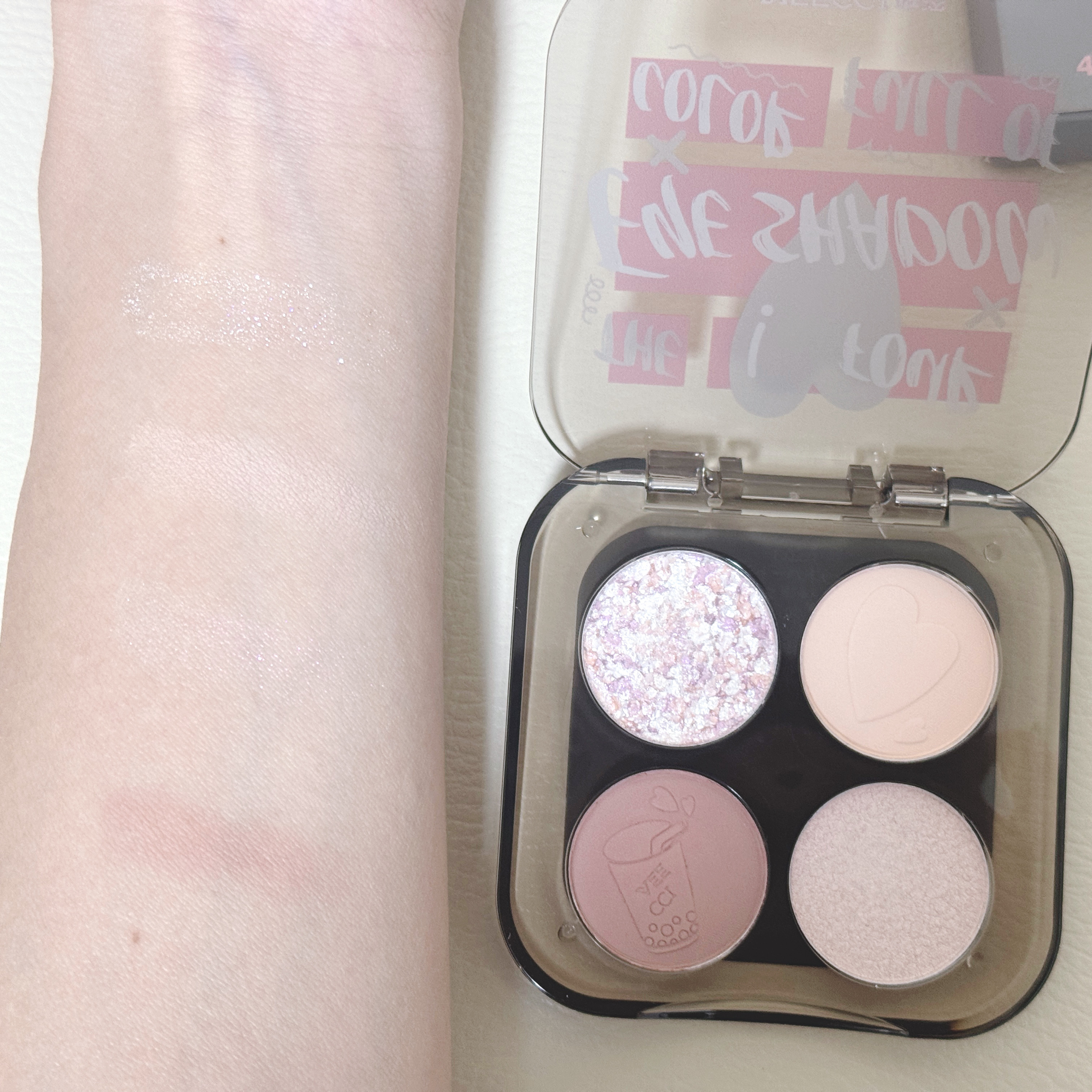 スカーレットハートシリーズ4色アイシャドウ/VEECCI/アイシャドウパレットを使ったクチコミ（2枚目）