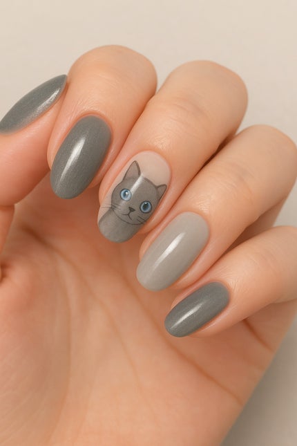 #ロシアンブルーネイル,#猫ネイル,#アニマルネイル,#上品ネイル,#シンプルネイル,#グレーネイル,#ブルーネイル,#大人可愛いネイル,#秋冬ネイル,#癒しネイルのネイルデザイン