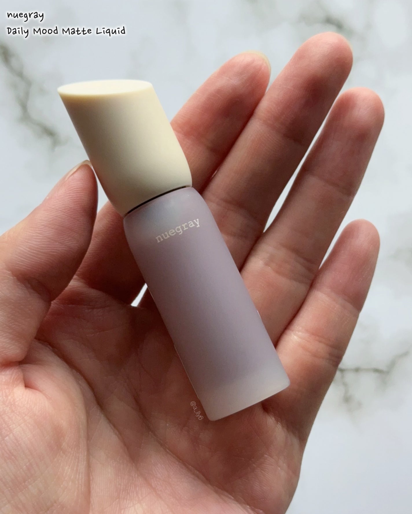 デイリームードマットリキッド/nuegray/リップグロスを使ったクチコミ(2枚目)