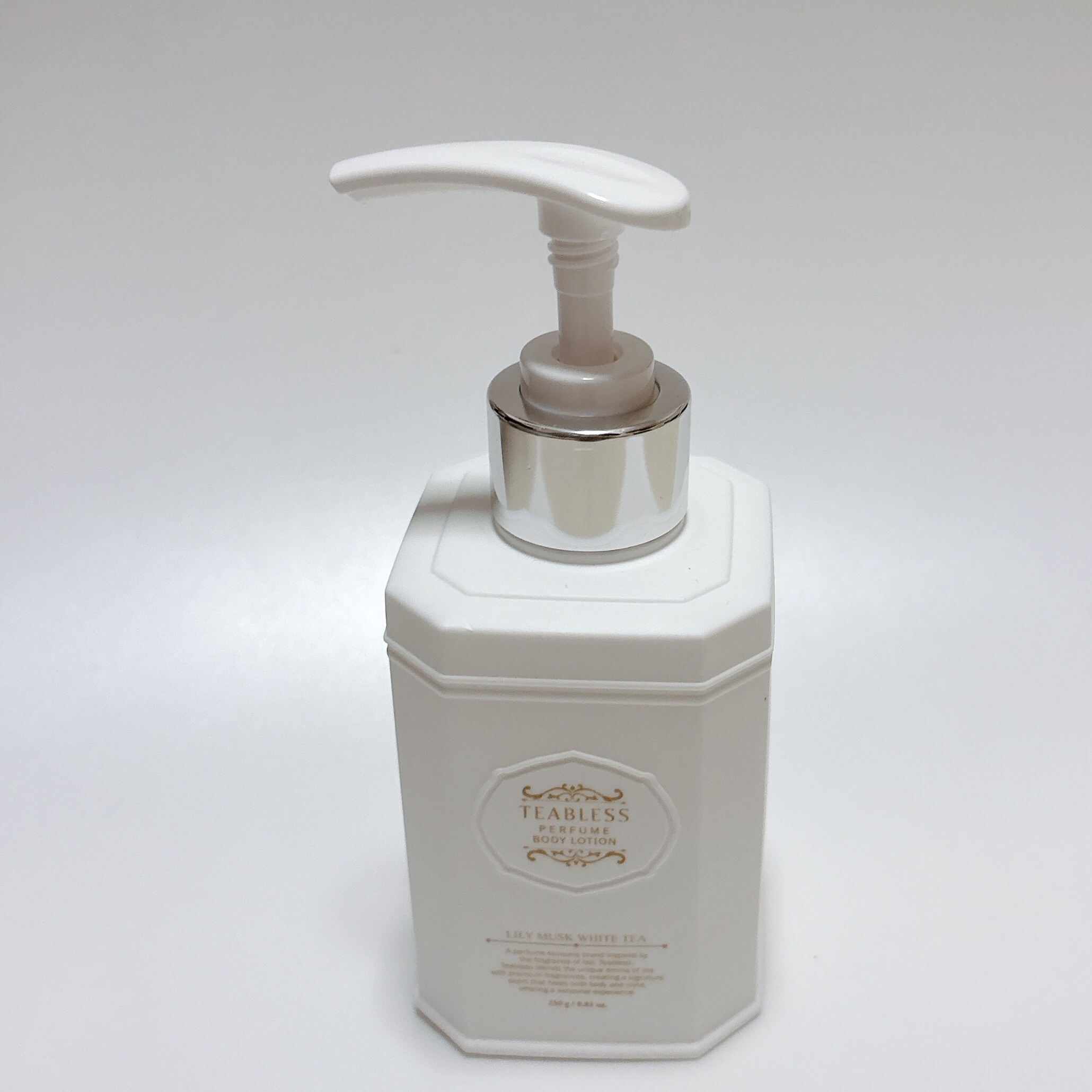 パフュームボディローション リリィムスクホワイトティー/TEABLESS/ボディローションを使ったクチコミ（2枚目）