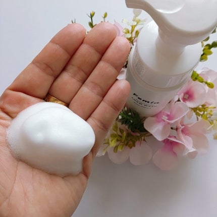 薬用泡ウォッシュ ローズとフリージアの香り /Femia/デリケートゾーンケアを使ったクチコミ(2枚目)