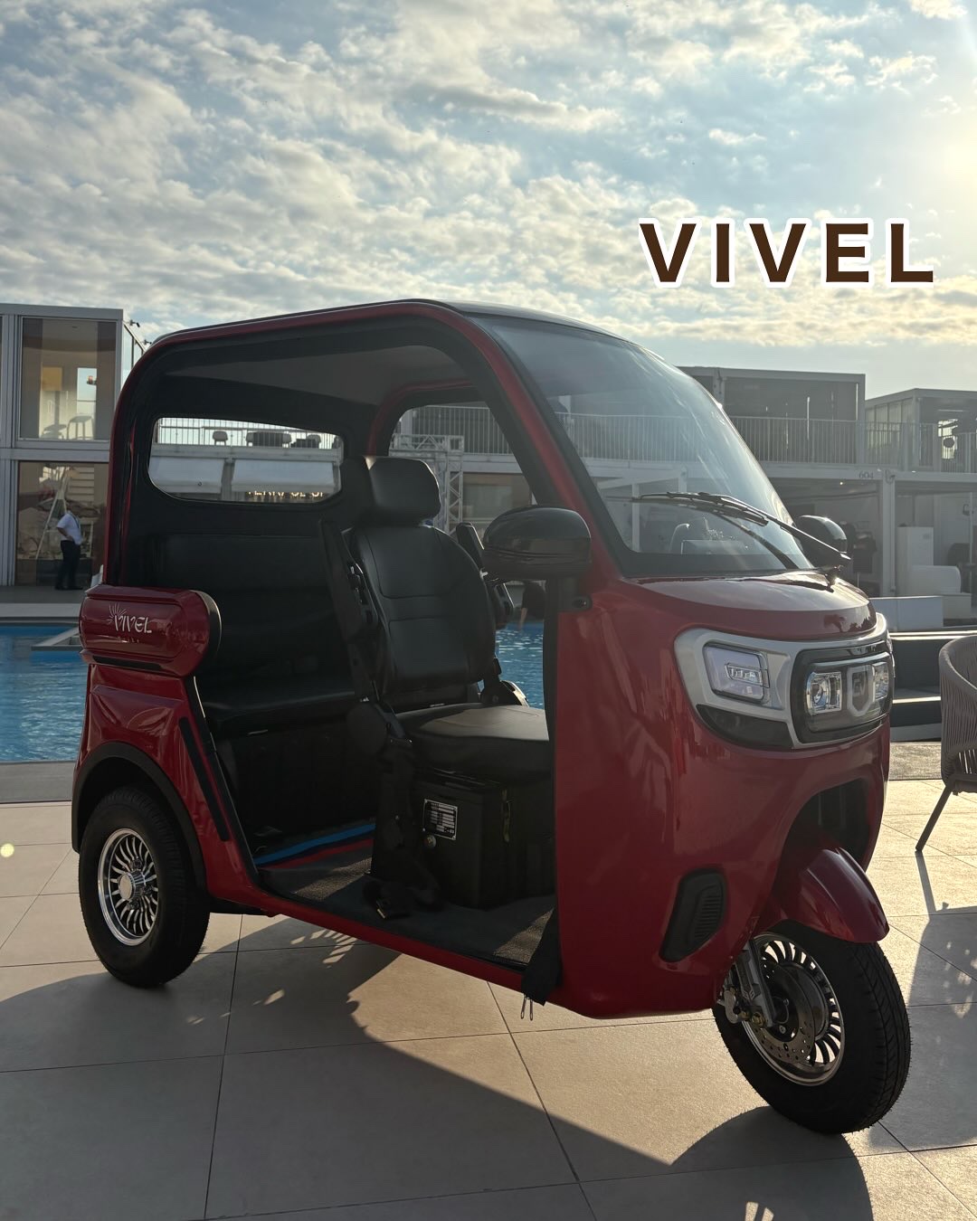 @vivel.jp

先日YELL!YELL!YELL!フェスに
行ってきました☺️

普通免許で乗れて
おうちのコンセントで
充電出来ちゃう三輪車に出会ったよ🥺

気になる方はチェックしてみて✅

#PR#vivel#ビベルトライク#ト