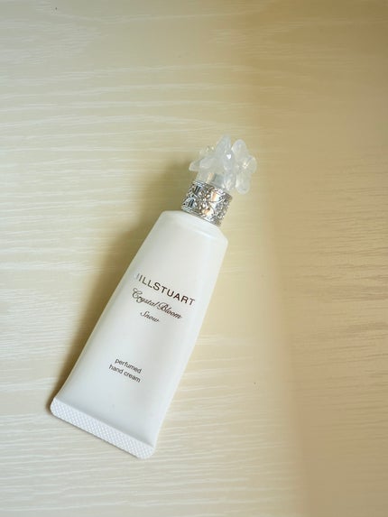クリスタルブルーム スノー パフュームド ハンドクリーム/JILL STUART/ハンドクリームを使ったクチコミ(1枚目)