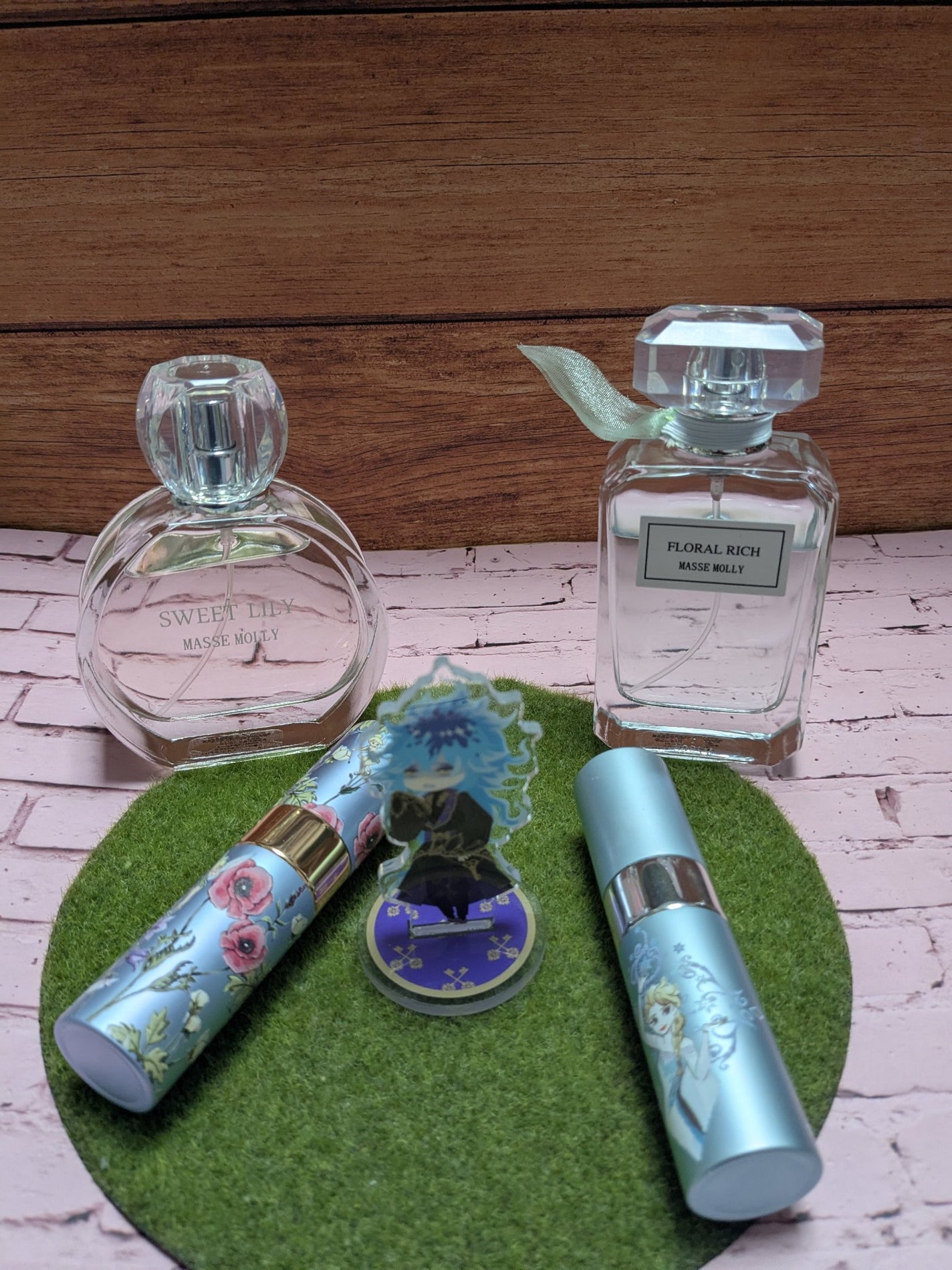 桃色プリン球菌 on LIPS 「暇なのでしまむらの香水に手を出しました。何やらお高いブランドに..」(1枚目)