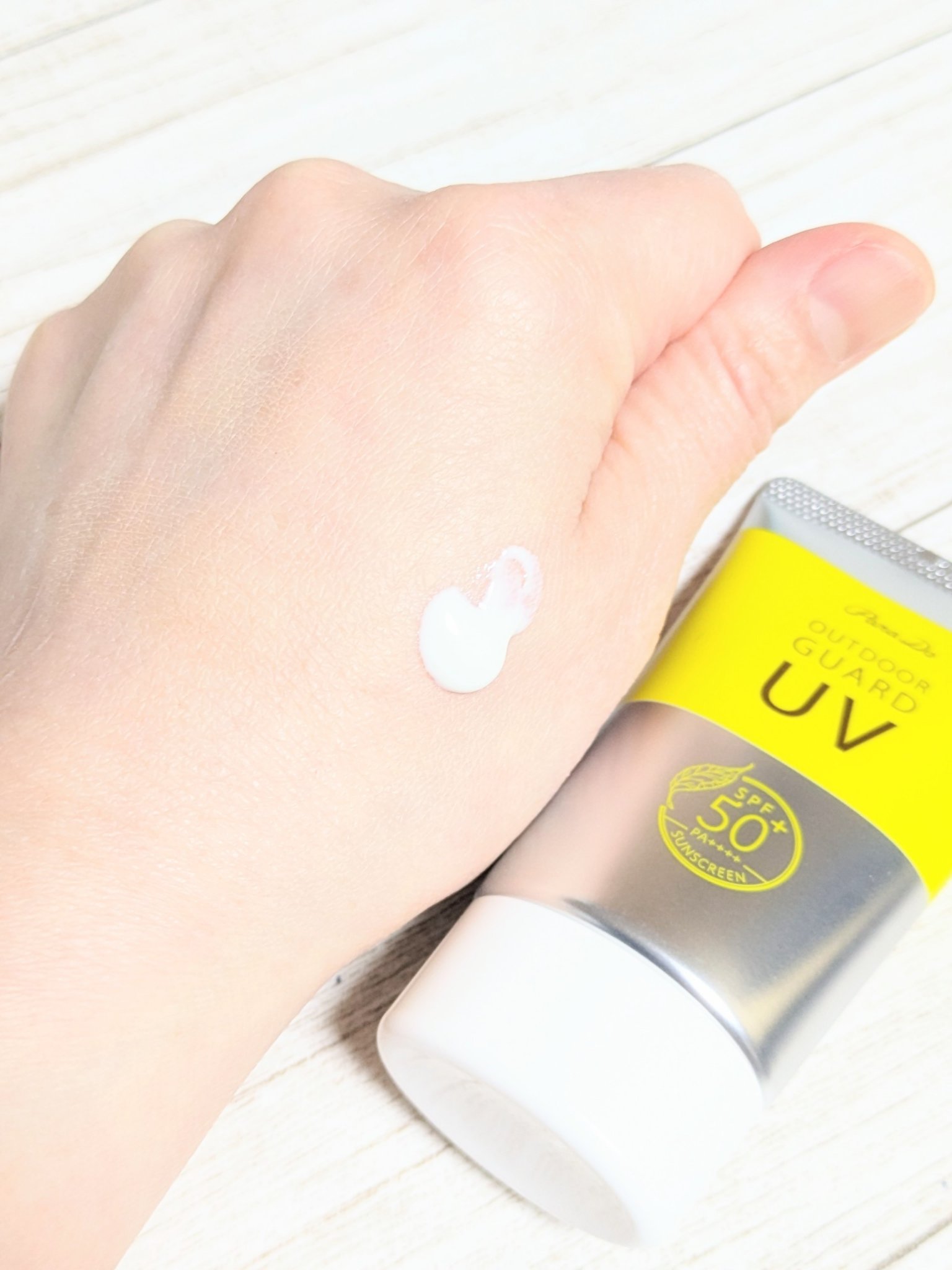 パラドゥ アウトドアガードUVのクチコミ「今回は
パラドゥ アウトドアガードUV
使いきった感想です✨

軽い使用感できしみ感、白浮きな.....」（2枚目）