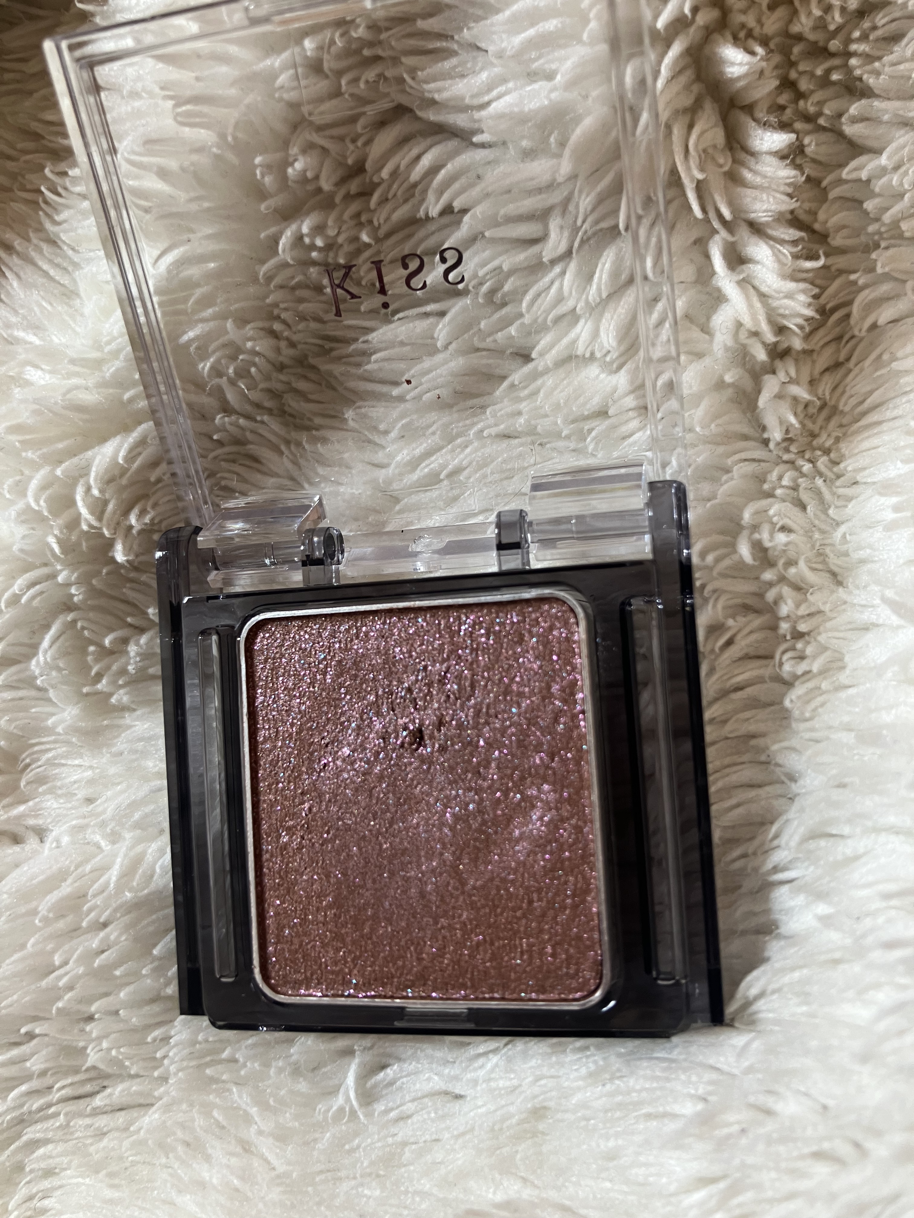  シアー グリッターアイズ/KiSS/単色アイシャドウを使ったクチコミ（2枚目）