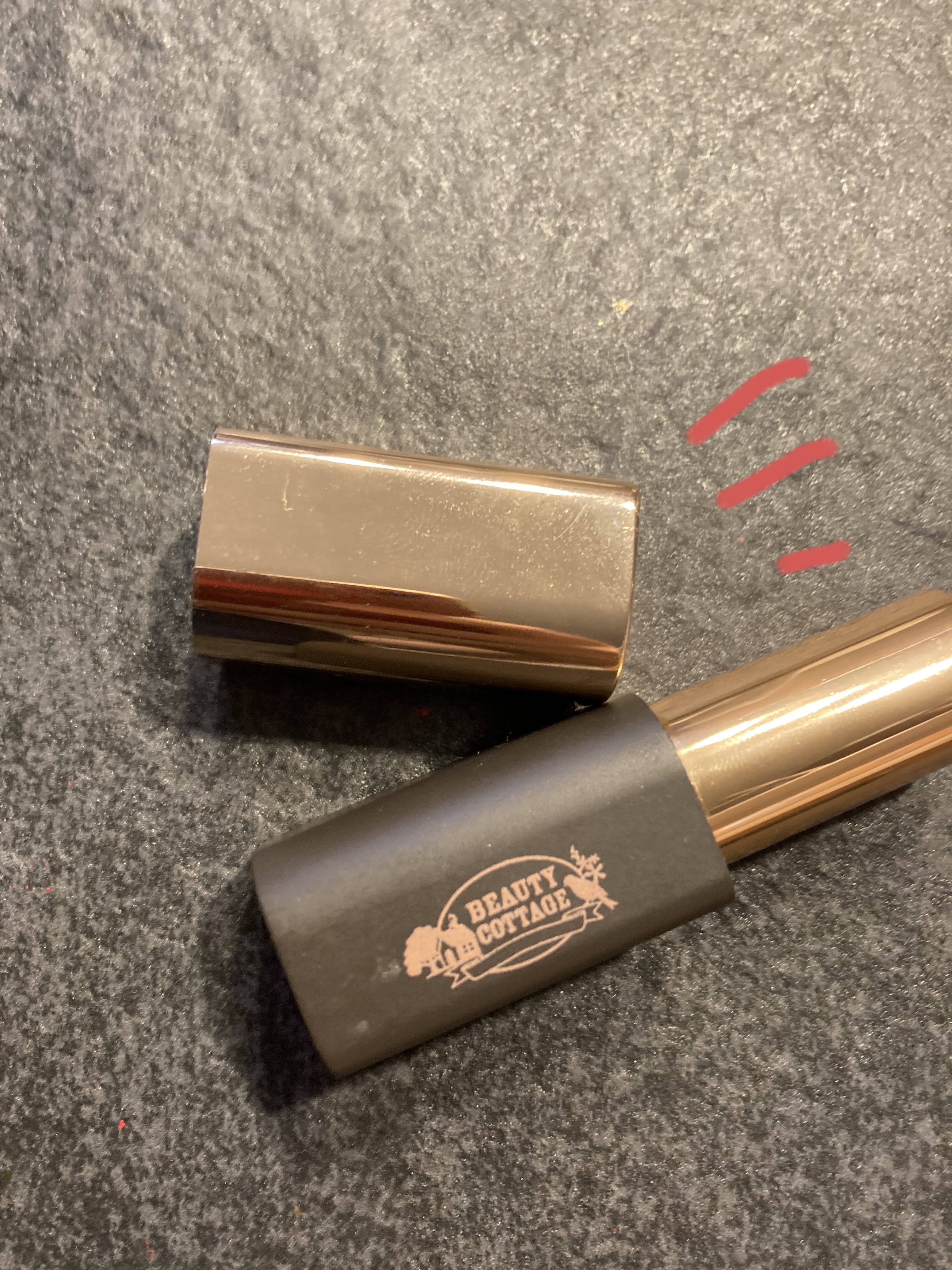 LUXURY VELVET MATTE LIPSTICK/Beauty Cottage/口紅を使ったクチコミ（1枚目）