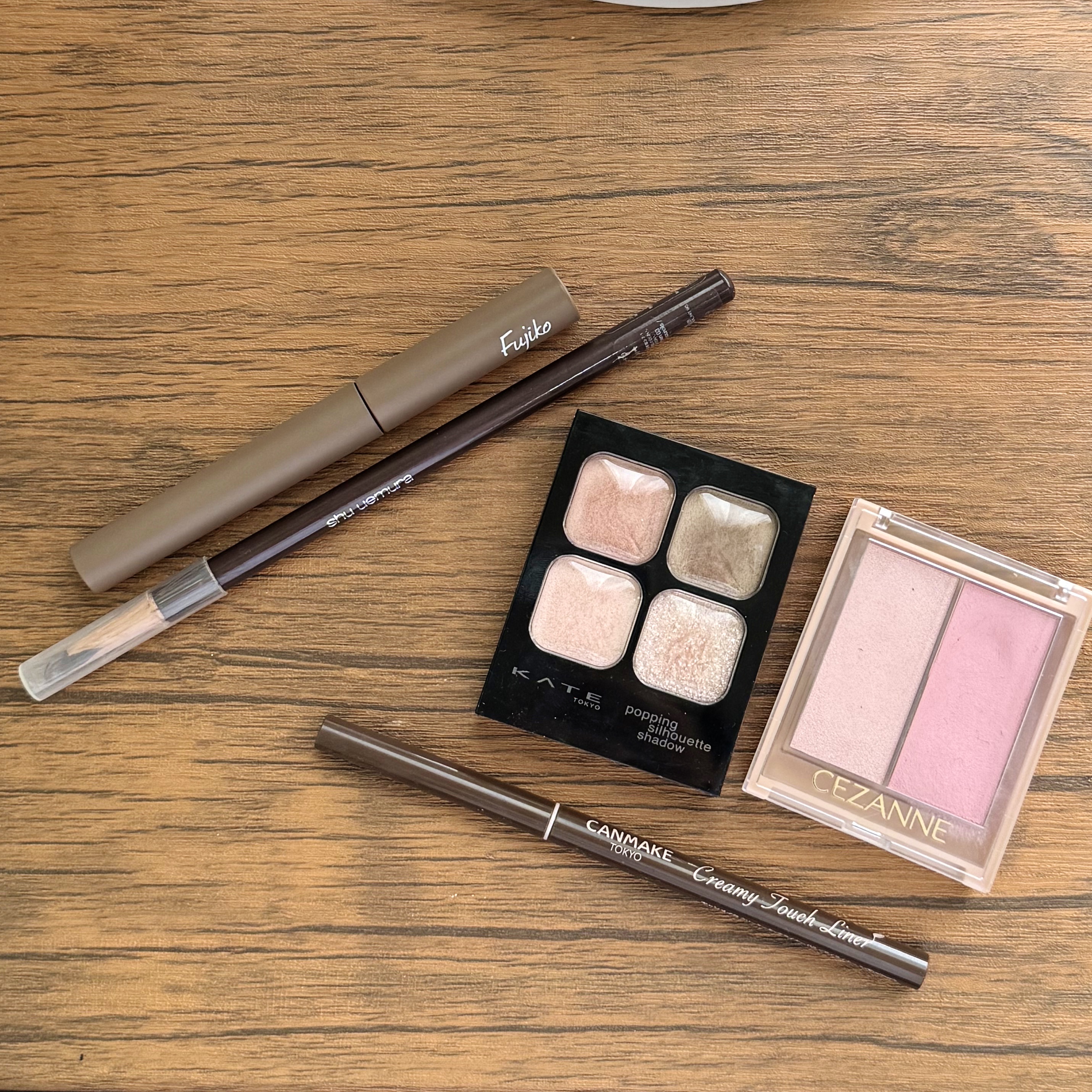 #いつかのメイク 

ファンデは塗らずポイントメイクだけ。
ジムに行く日はだいたいこんな感じ🙆🏼‍♀️

#今日のメイク #todaysmakeup #プチプラ #デパコス #コスメ #cosme #makeup #アトピー #乾燥肌 