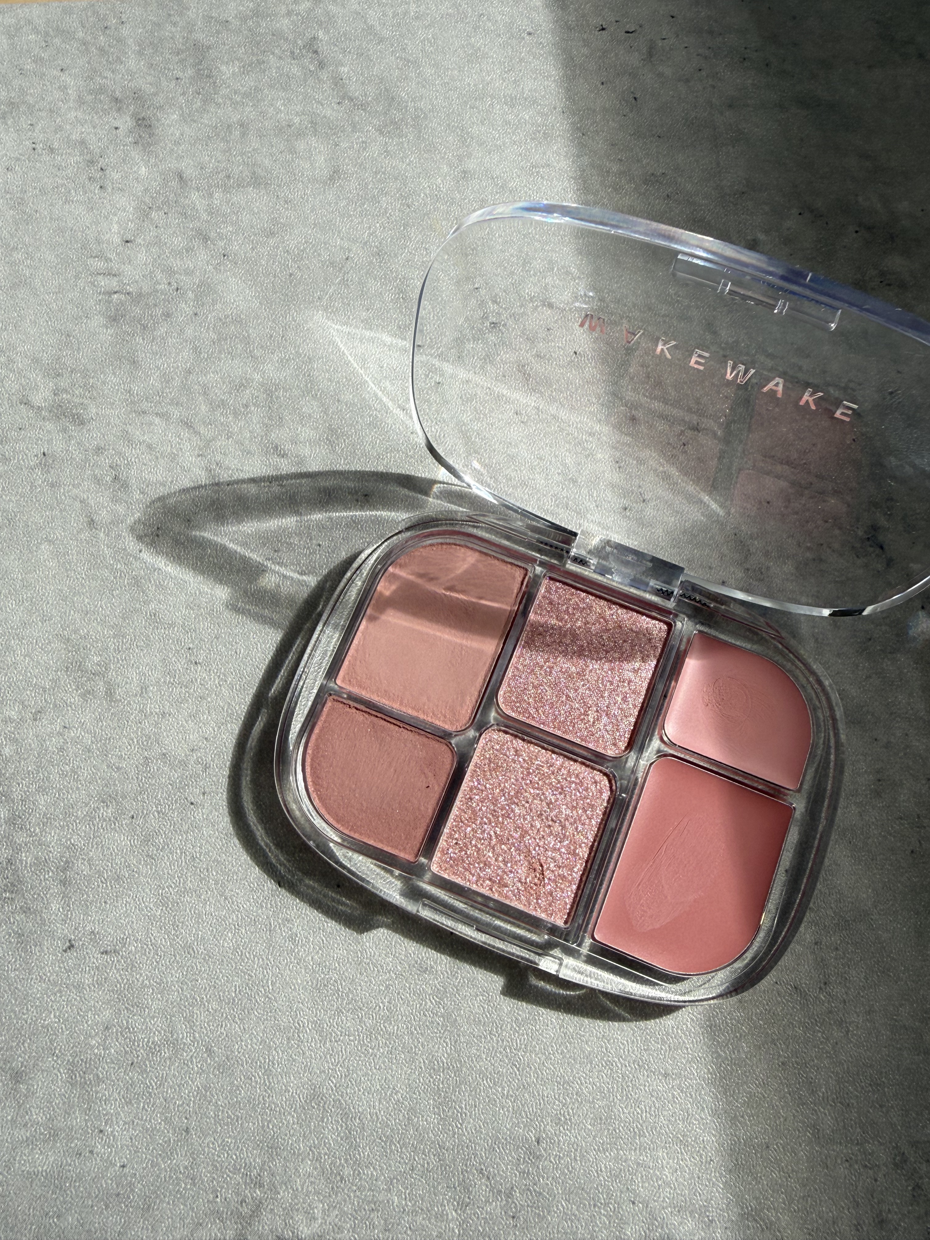 ソフトシアーマルチパレット/wakemake/アイシャドウパレットを使ったクチコミ（2枚目）