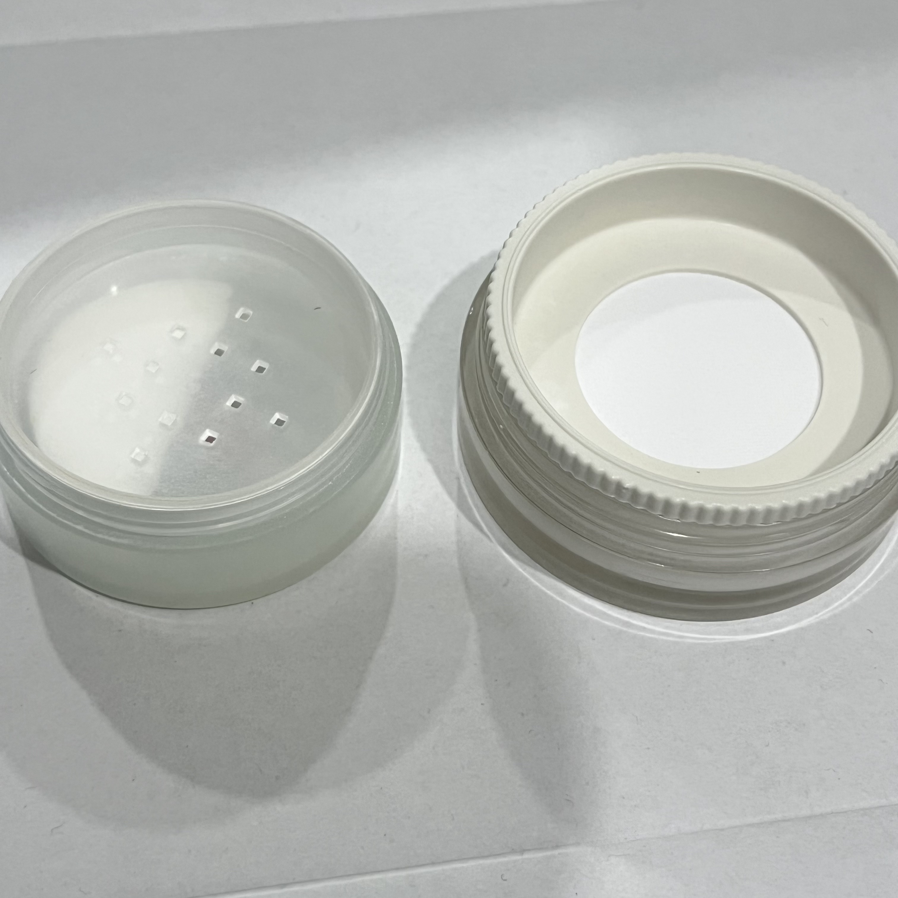 ポアブラー パウダー/innisfree/ルースパウダーを使ったクチコミ（3枚目）