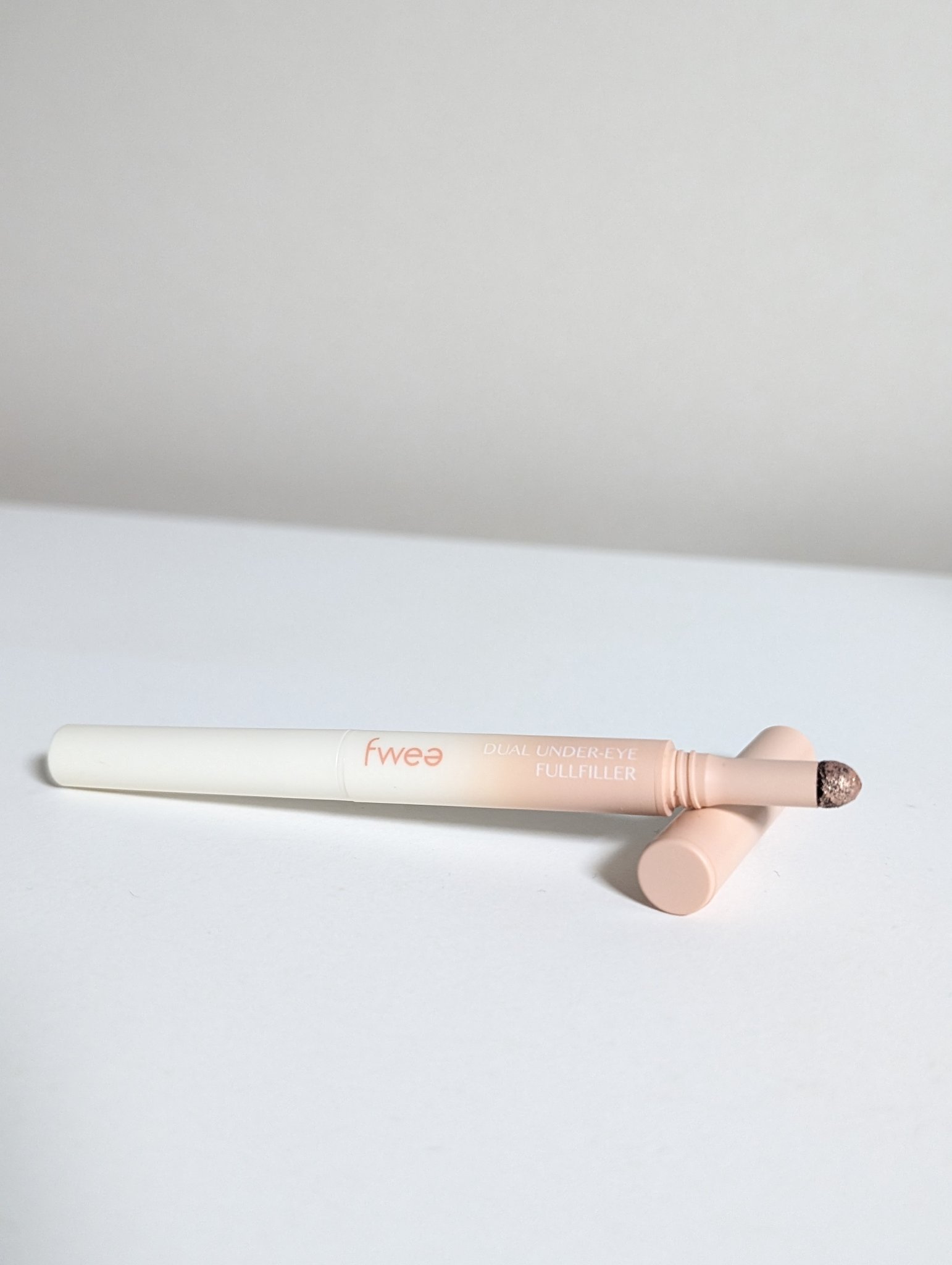 フィーデュアル涙袋メーカー 01 ウィッシュアスター/fwee/ペンシルアイライナーを使ったクチコミ（2枚目）