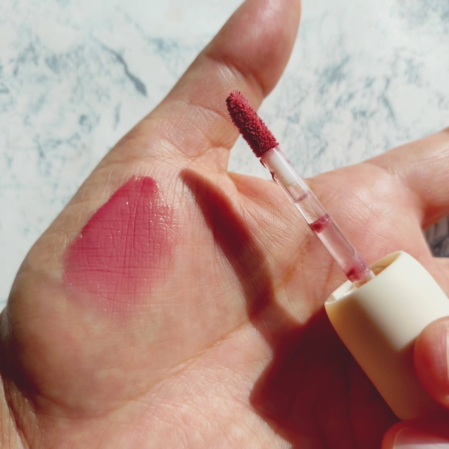 デイリームードマットリキッド #3デート/nuegray/リップグロスを使ったクチコミ（2枚目）