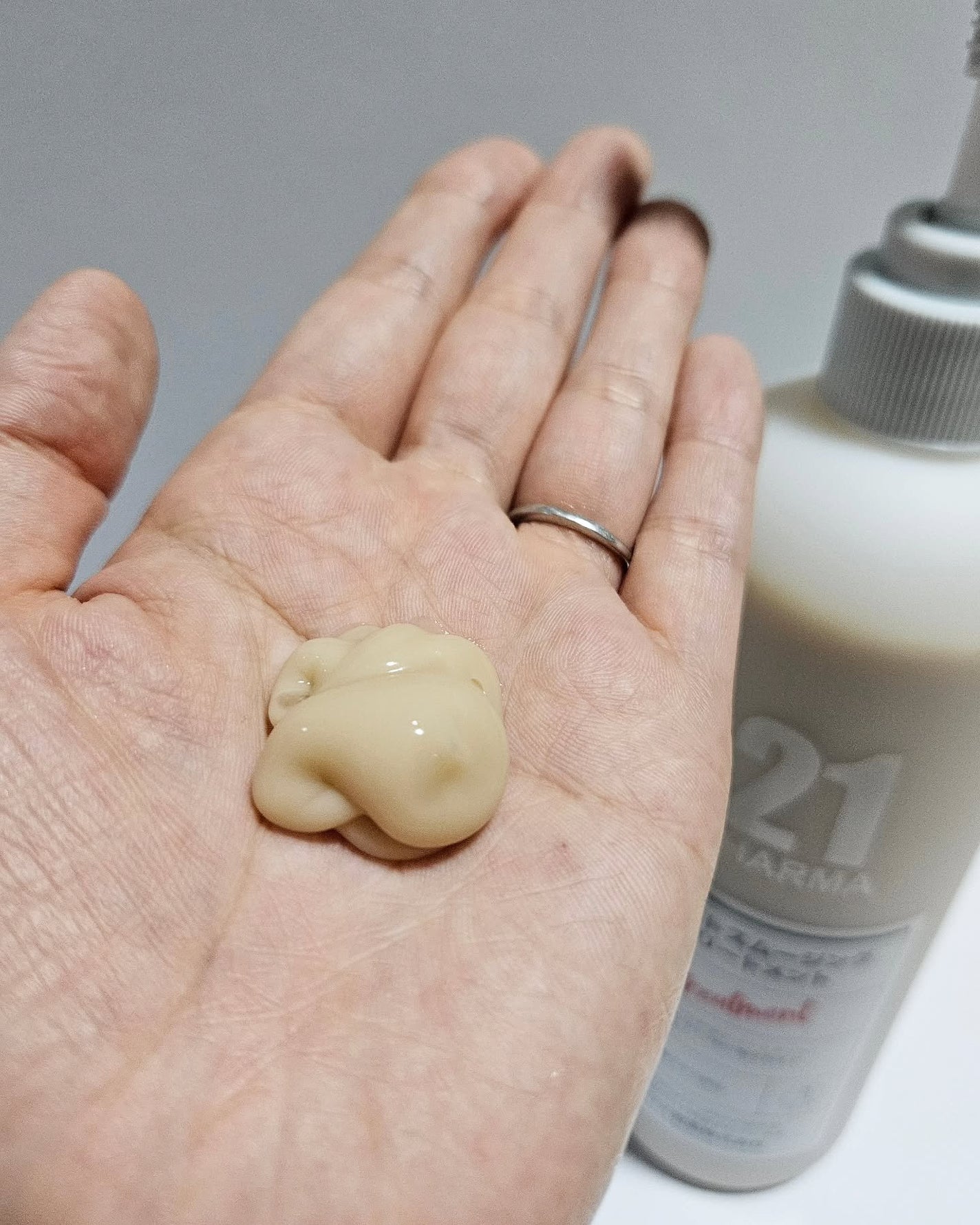 ボリュームコントロールシャンプープラス/モイストスムージングヘアトリートメント/PHARMA 21/市販シャンプーを使ったクチコミ(3枚目)