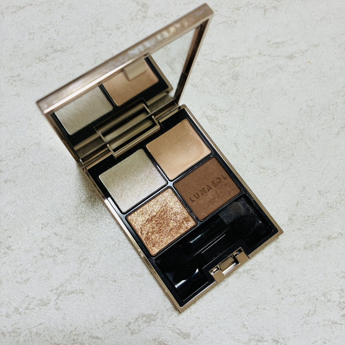 シグニチャー カラー アイズ/SUQQU/アイシャドウパレットを使ったクチコミ（2枚目）