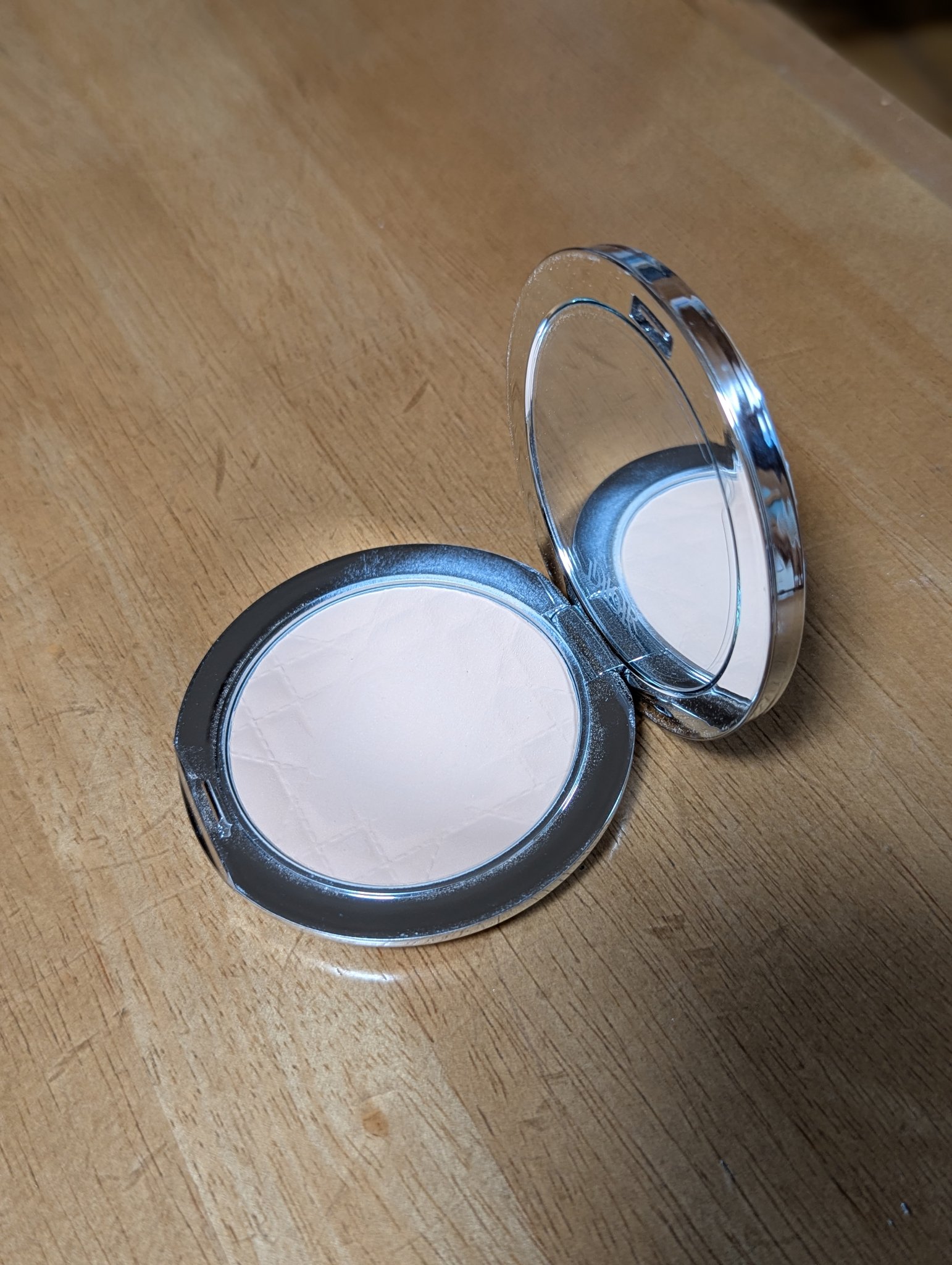 ディオールスキン フォーエヴァー ヌード マット フィルター/Dior/フェイスパウダーを使ったクチコミ（3枚目）