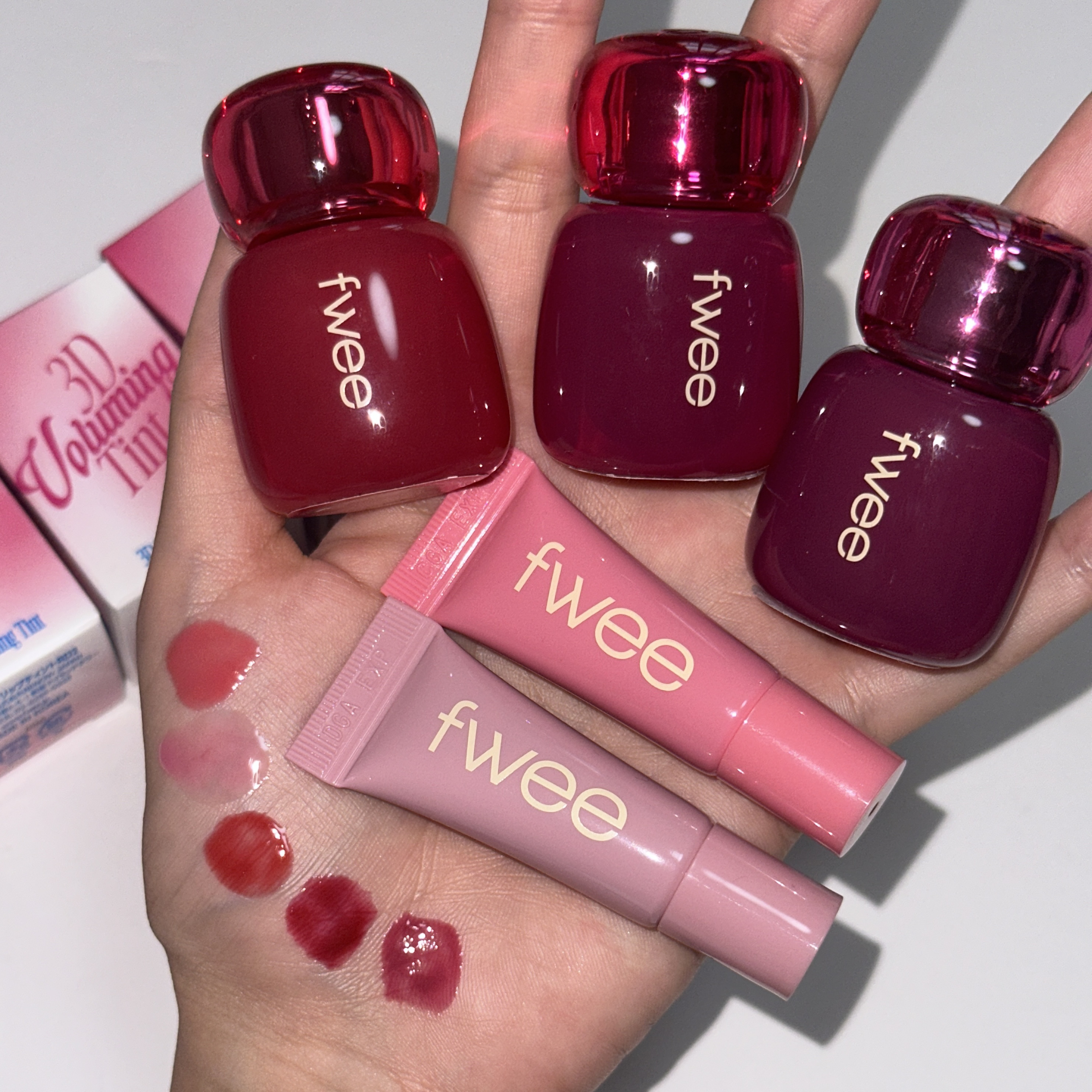 フィー 3Dボリューミングティント 10 チェリーディップ/fwee/リップティントを使ったクチコミ（2枚目）