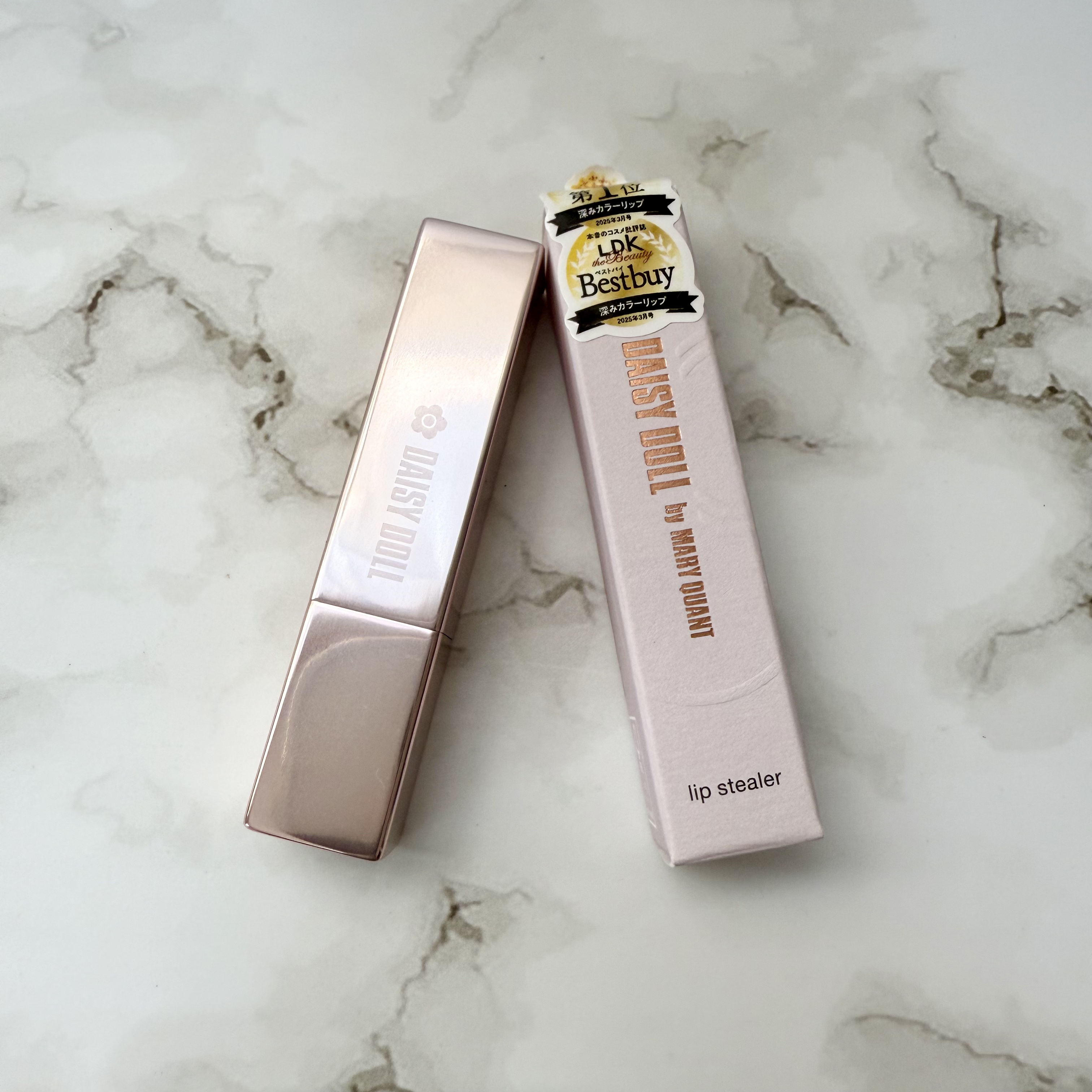 デイジードール リップ スティーラー　 06 勝利を導くガーネット/DAISY DOLL by MARY QUANT/口紅を使ったクチコミ（1枚目）