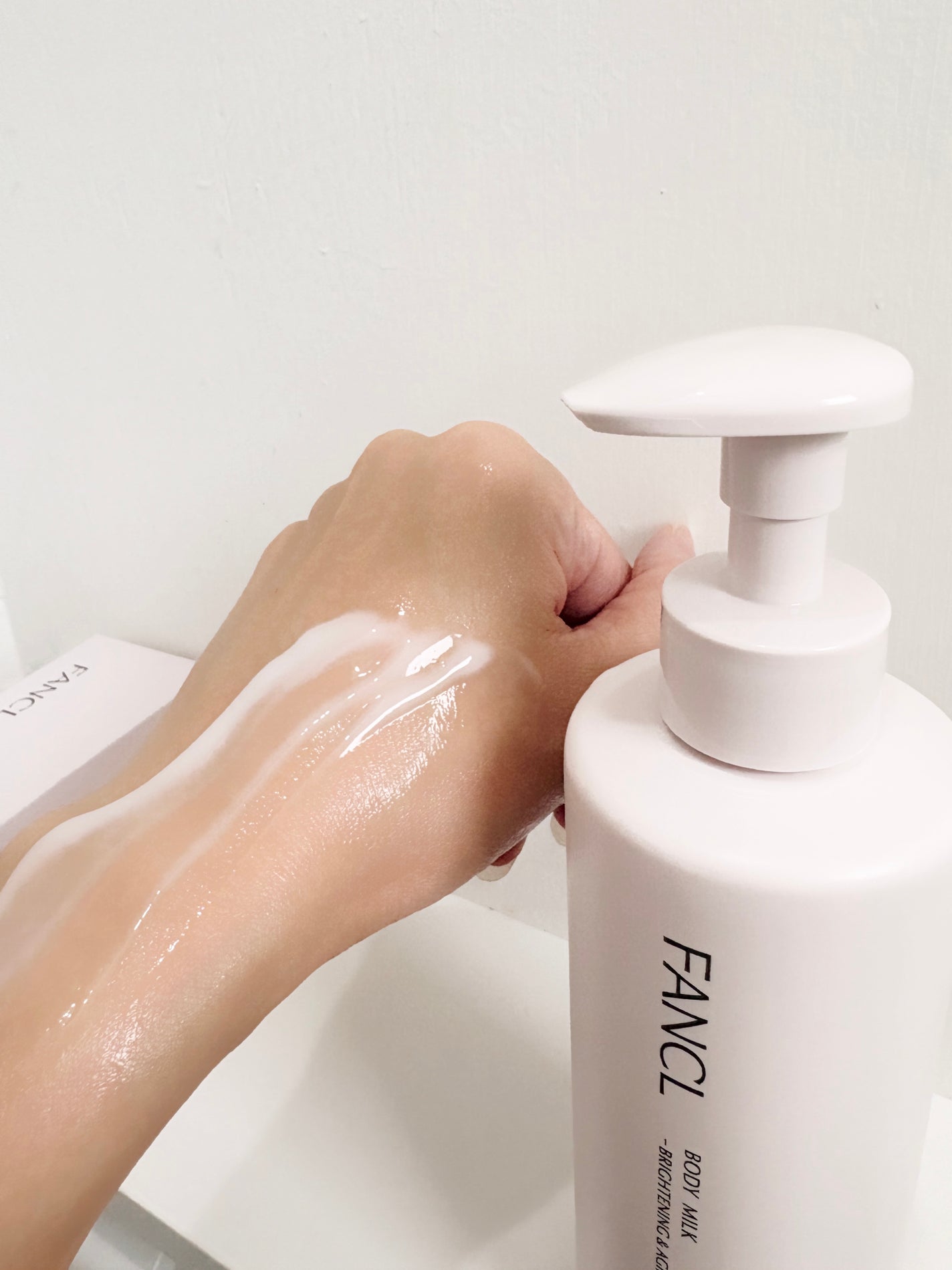 ボディミルク ブライトニング&エイジングケア<医薬部外品>/ファンケル/ボディミルクを使ったクチコミ(3枚目)