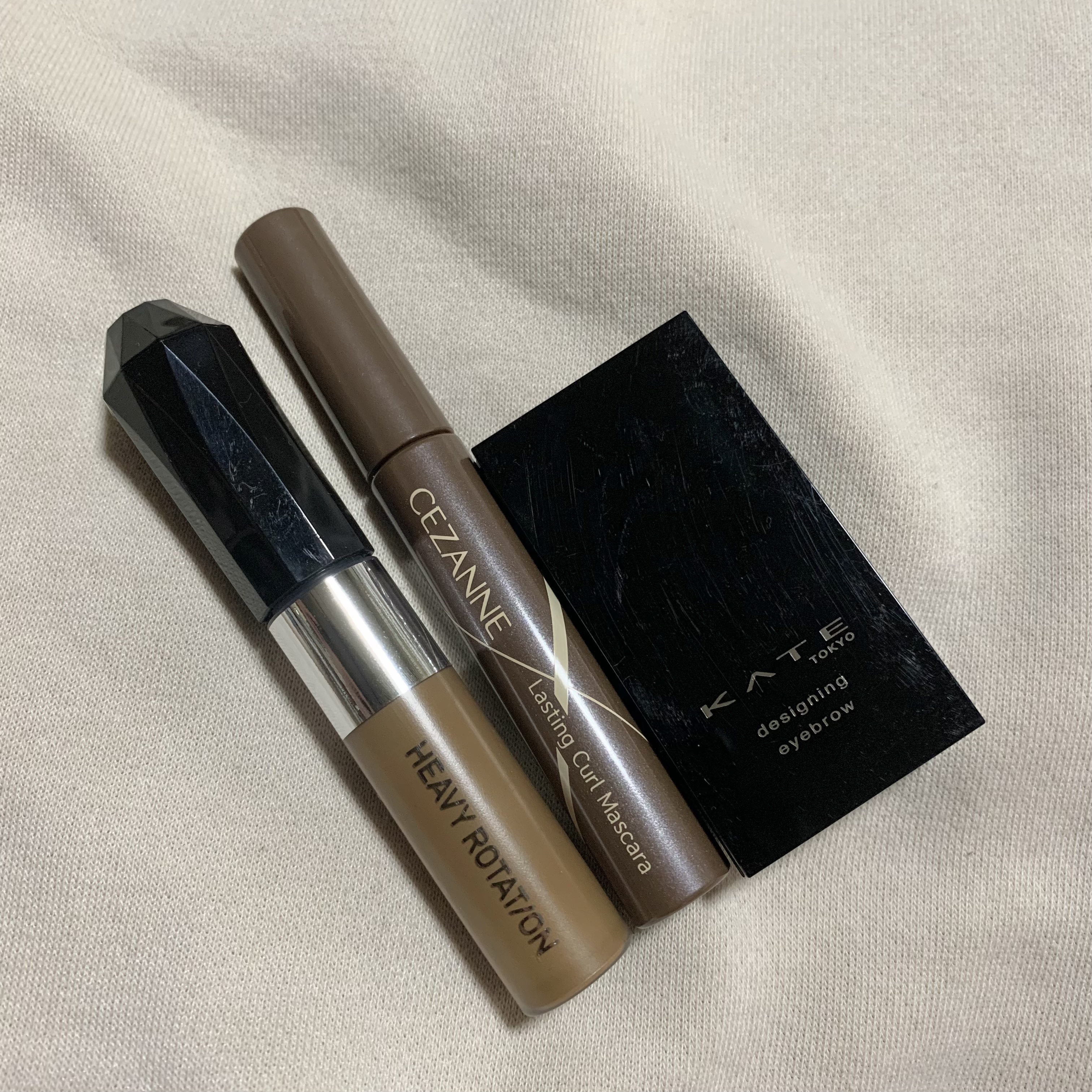 ヘビーローテーション カラーリングアイブロウEX/ヘビーローテーション/眉マスカラを使ったクチコミ（1枚目）