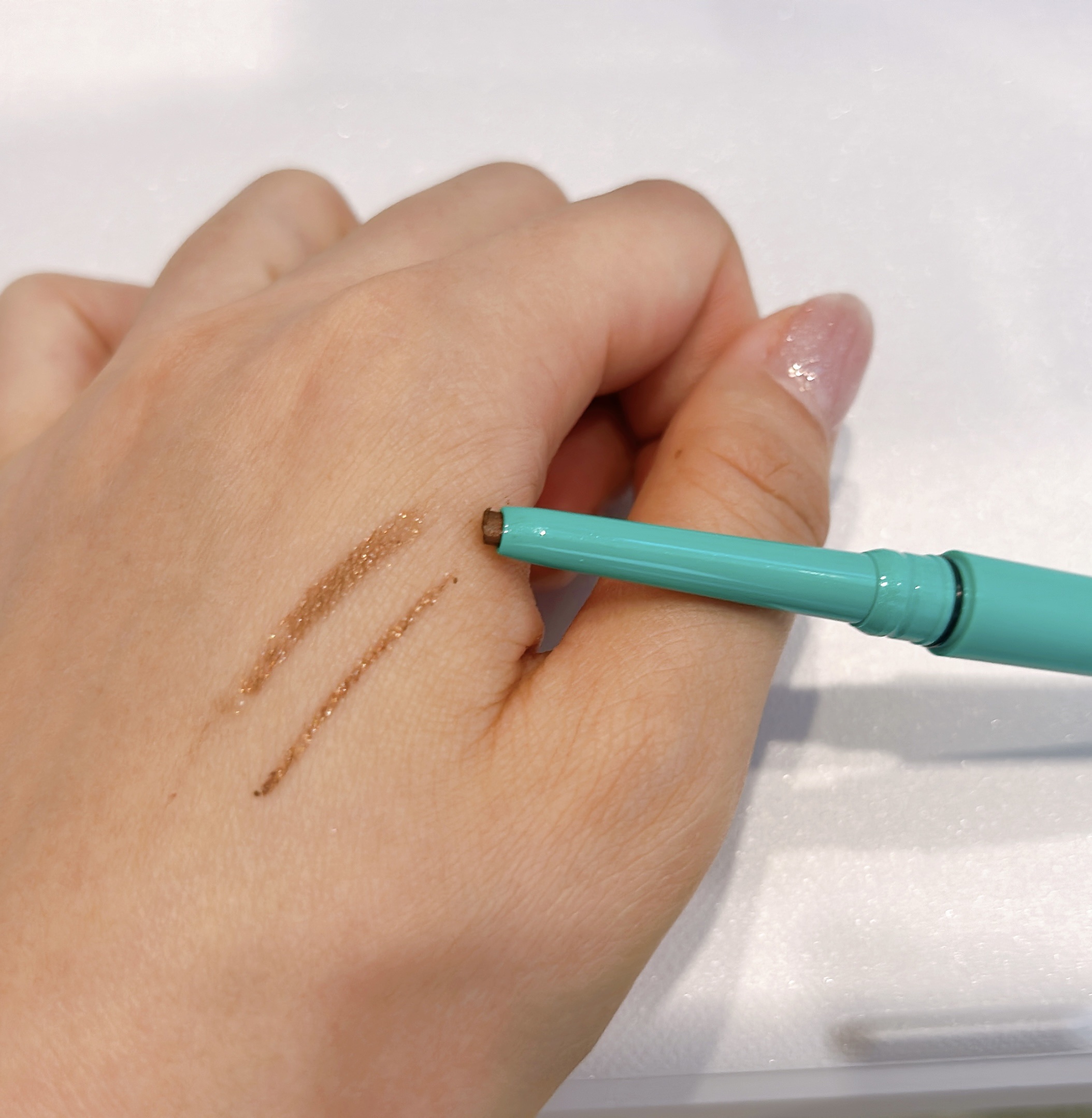 「密着アイライナー」クリームペンシル/デジャヴュ/ペンシルアイライナーを使ったクチコミ（2枚目）