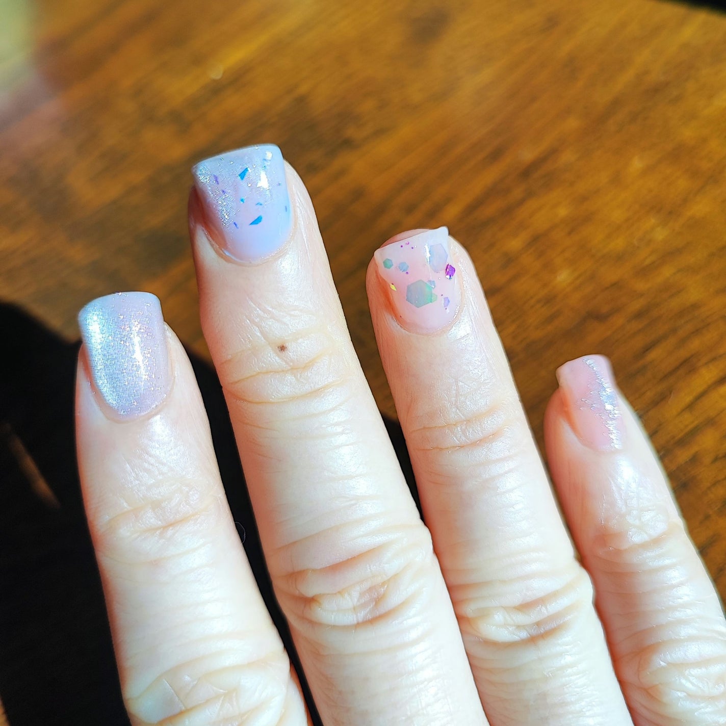 サンゴールド on LIPS 「ネイル塗り替え力を使うとハイポニキウムが剥がれるので爪の長さが..」(8枚目)