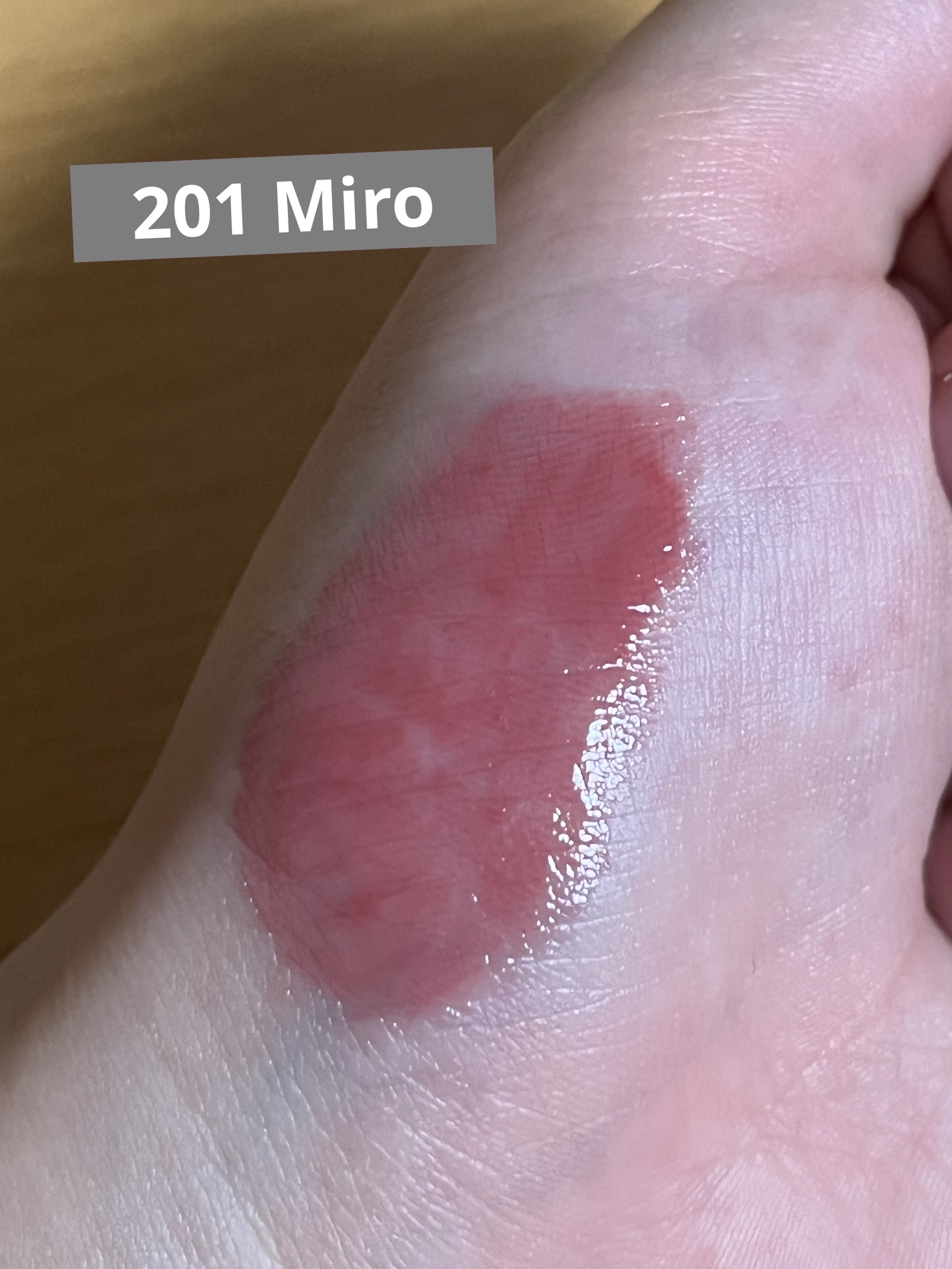 ボンディンググロウリップスティック/Laka/口紅を使ったクチコミ（3枚目）