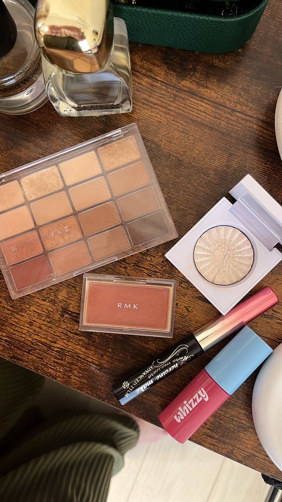 ソフトブラーリングアイパレット 11.ロンドンブラウンブラーリング/wakemake/アイシャドウパレットを使ったクチコミ（1枚目）