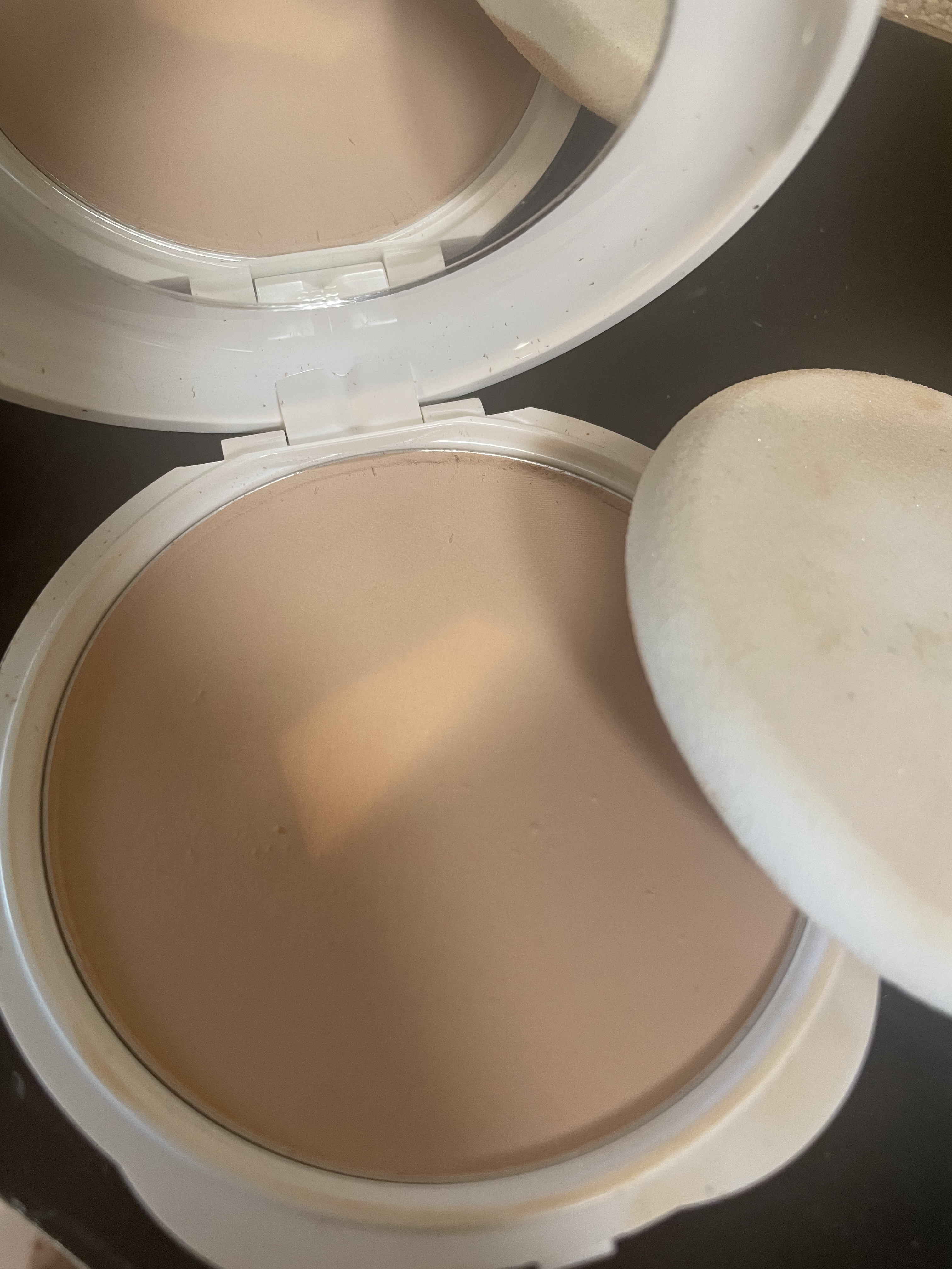 三善 ツーウェイ ケーキのクチコミ「絶対に崩したくない時に！！
舞台やプロの方が使う崩れないファンデーション。
ただあまりに載せる.....」（2枚目）