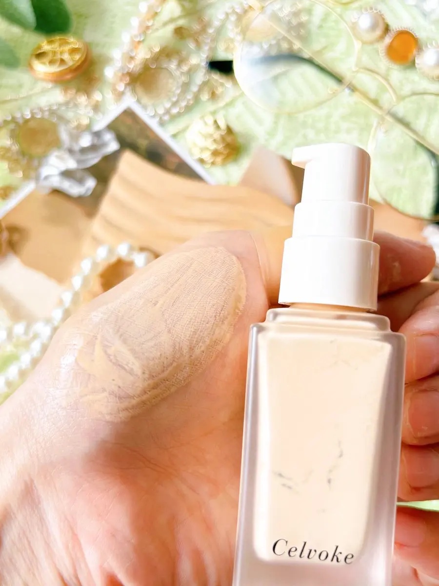 レアグロウ リキッドファンデーション/Celvoke/リキッドファンデーションを使ったクチコミ（2枚目）