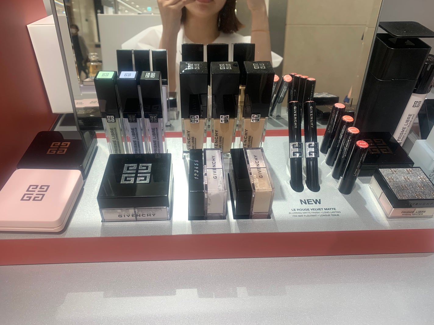 ローズ・パーフェクト・シャイン/GIVENCHY/口紅を使ったクチコミ(3枚目)