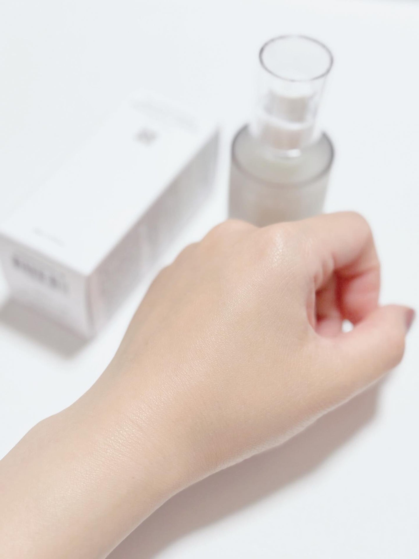 MOON on LIPS 「.🩶🤍🩶🤍🩶🤍SKIN&LAB@skinnlab_japanグ..」(4枚目)