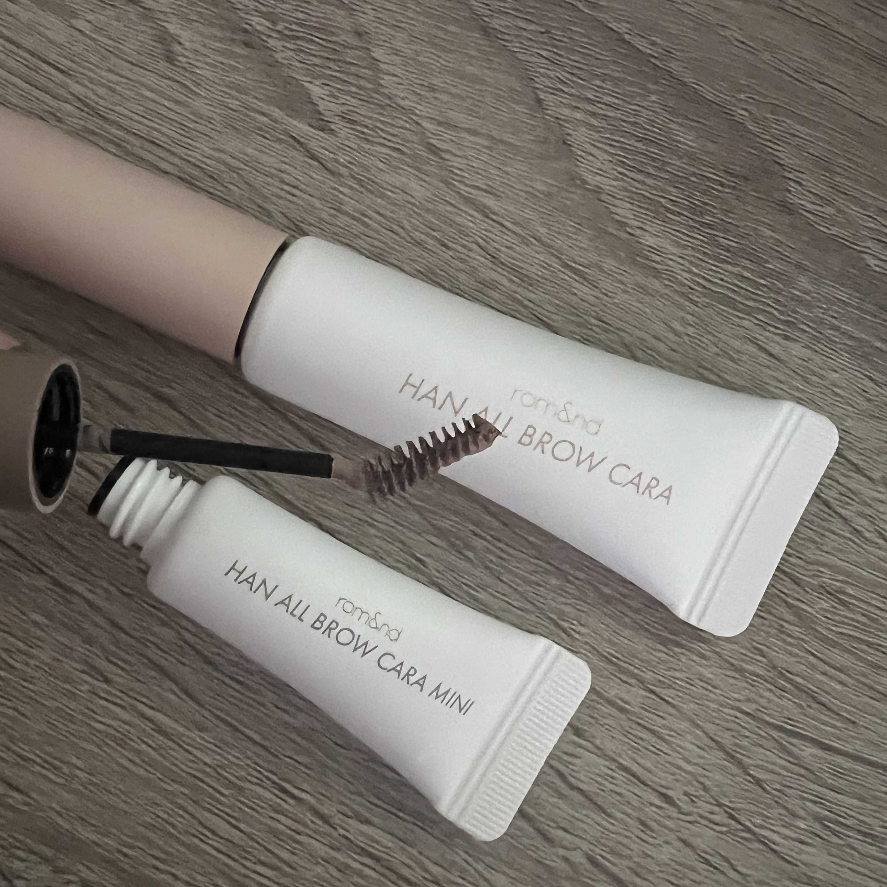 ハンオールブロウカラ/rom&nd/眉マスカラを使ったクチコミ（3枚目）