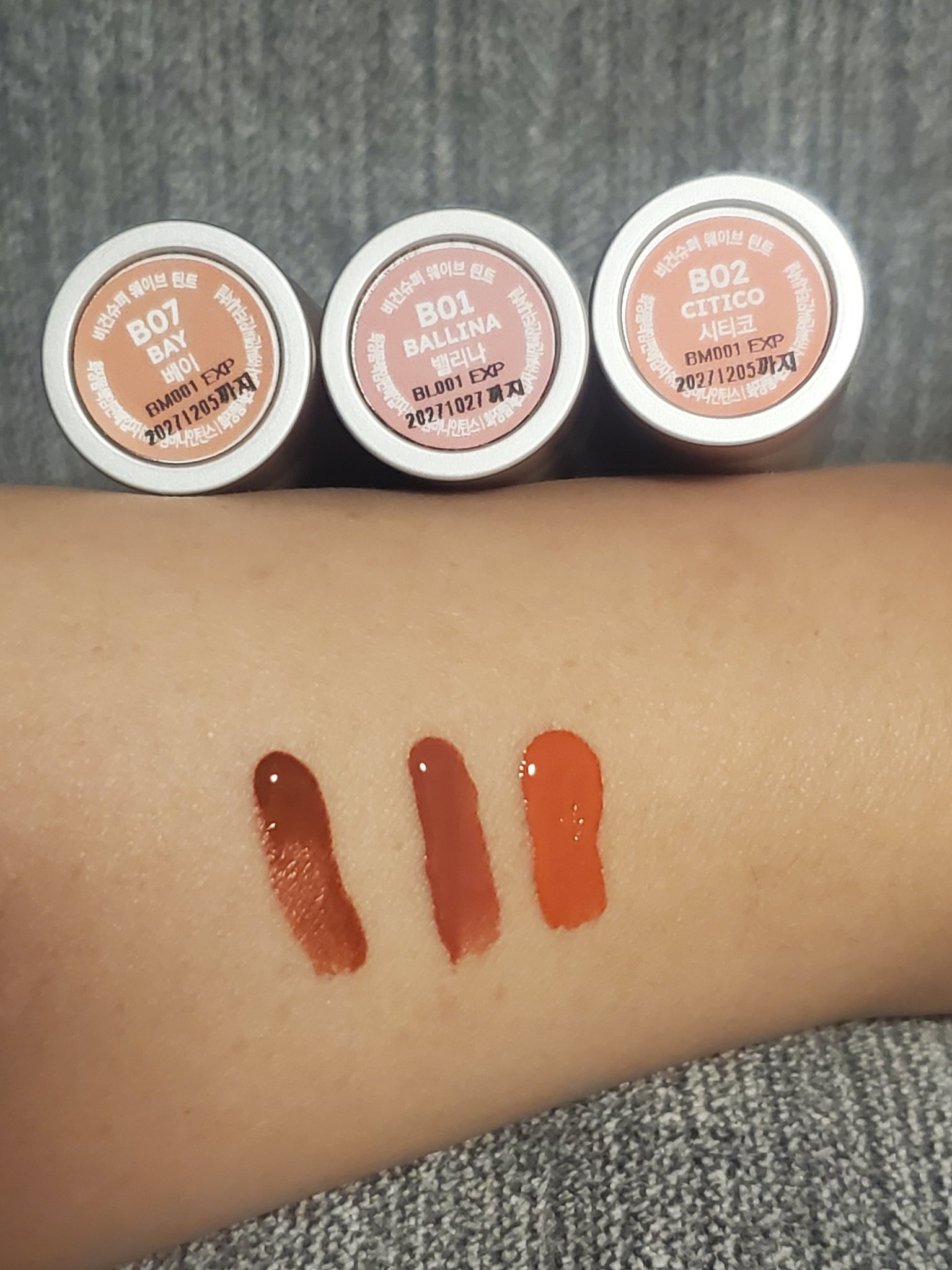 ヴィーガンスーパー ウェーブ ティント/VEGAN SUPER/リップティントを使ったクチコミ（2枚目）