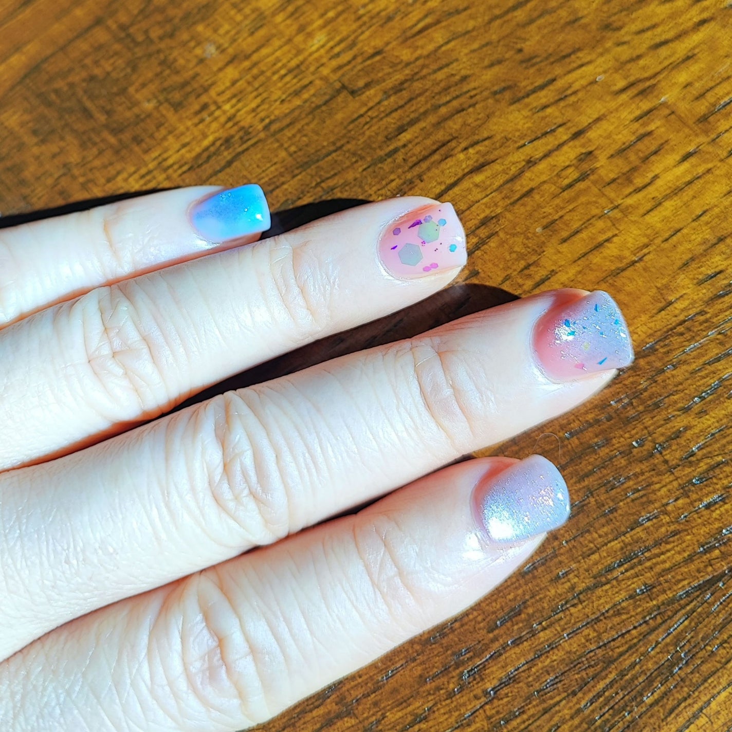 サンゴールド on LIPS 「ネイル塗り替え力を使うとハイポニキウムが剥がれるので爪の長さが..」(7枚目)