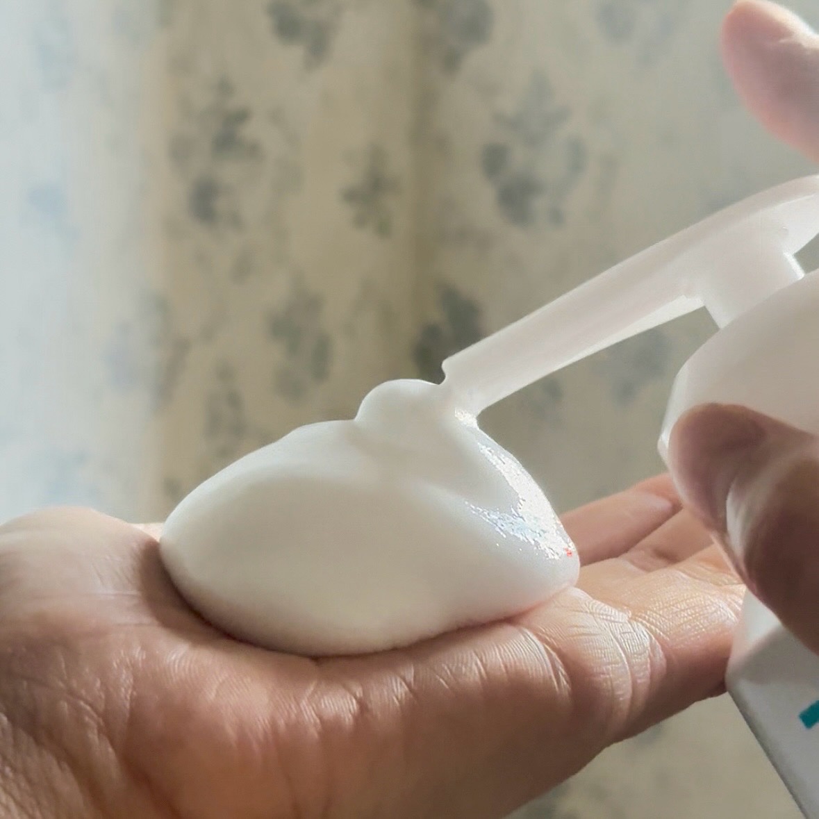 キュレル 潤浸保湿 泡ジェル洗顔料 【医薬部外品】/キュレル/その他洗顔料を使ったクチコミ（2枚目）