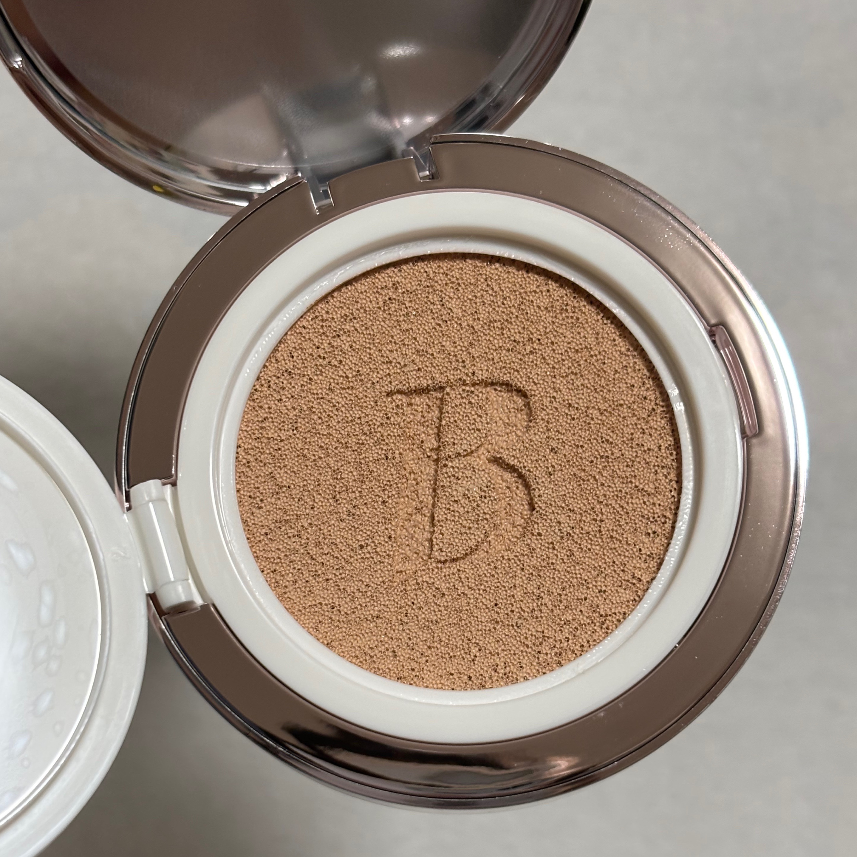 カバーリシャス アルティメット ホワイトクッション モイスチャー/BANILA CO/クッションファンデーションを使ったクチコミ（3枚目）