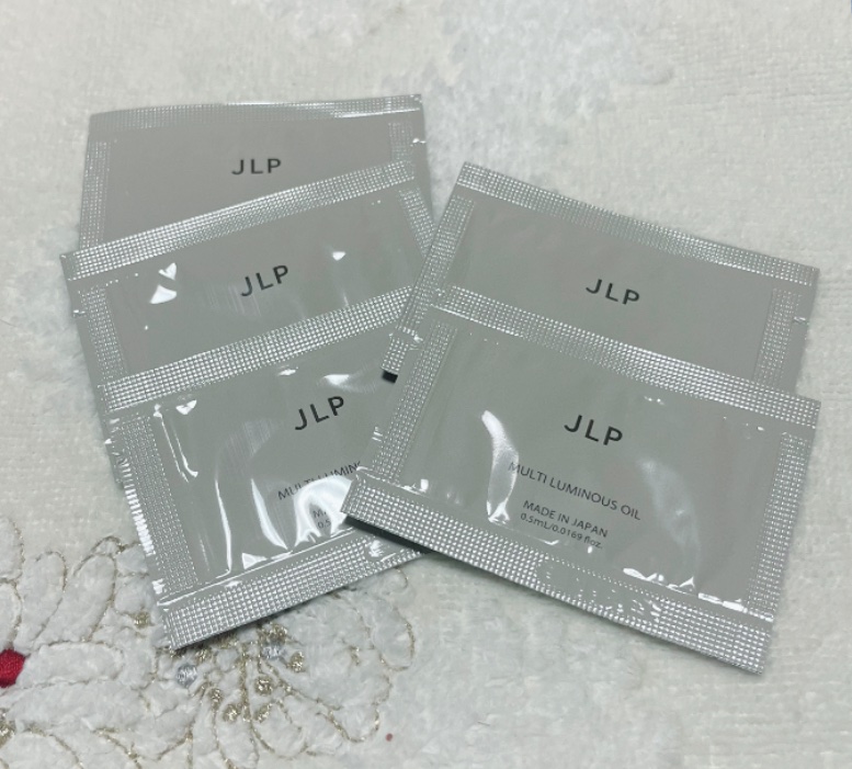 JLP　カナリシェス マルチルミナスオイル


🤎アウトバスオイル
ヘアケアに。毛髪をしなやかな状態を導きます。

🤎ボディオイル
ヘアケアの流れで、首やデコルテのリンパマッサージにも。腕や脚、腰など乾燥が気になる箇所に。

🤎スタイ