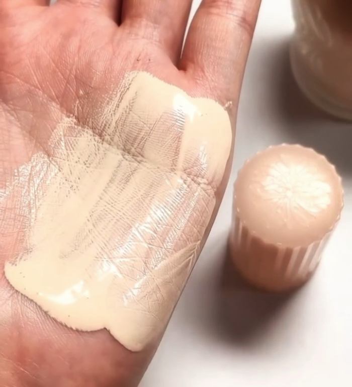 モイスチュアライジング プライマー/PAUL & JOE BEAUTE/化粧下地を使ったクチコミ（2枚目）