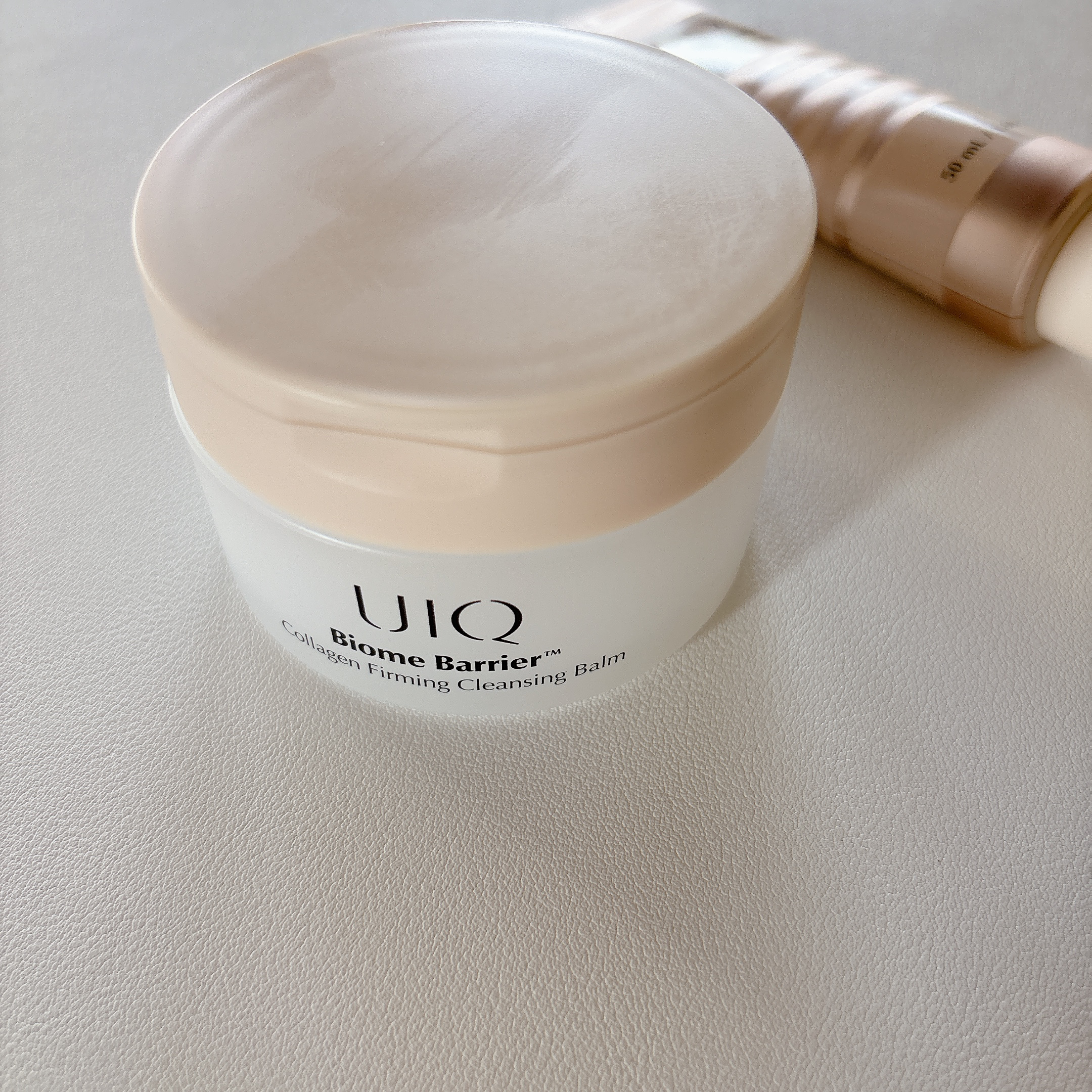 #PR UIQのバイオームバリアコラーゲンファーミングクレンジングバームを頂いて使ってみました🤍 #提供

バームタイプのクレンジングが好きでこれも何度か使ったことあるんだけど、ウォータープルーフの濃いめのメイクも落とせるし、角質、毛穴の