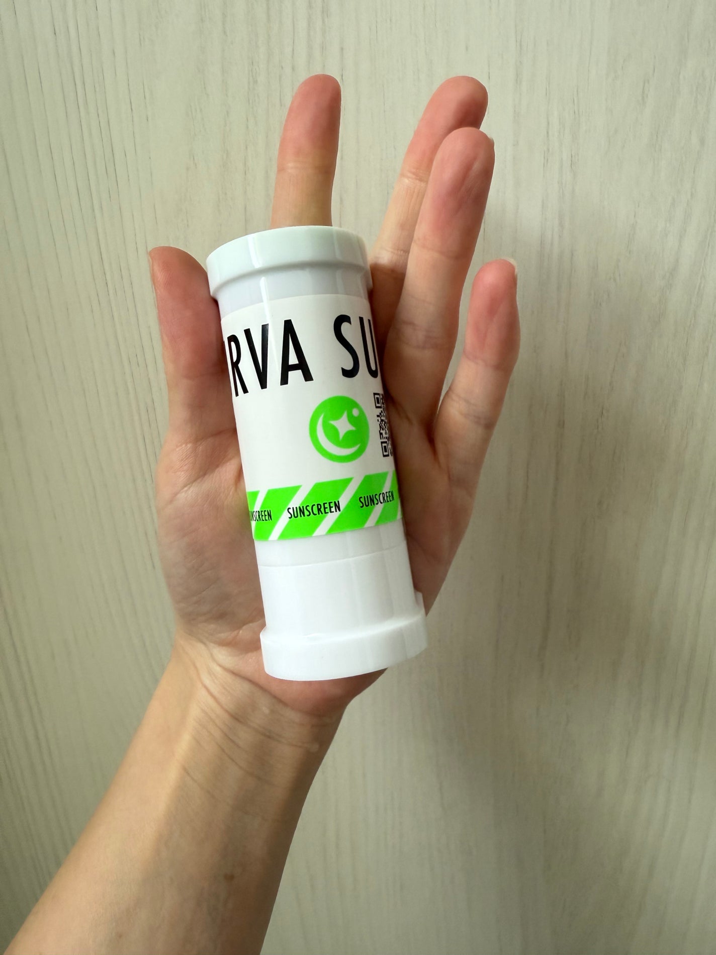 yuyu on LIPS 「TurvaSun前から欲しかったスティック型の日焼け止め。カラ..」(2枚目)