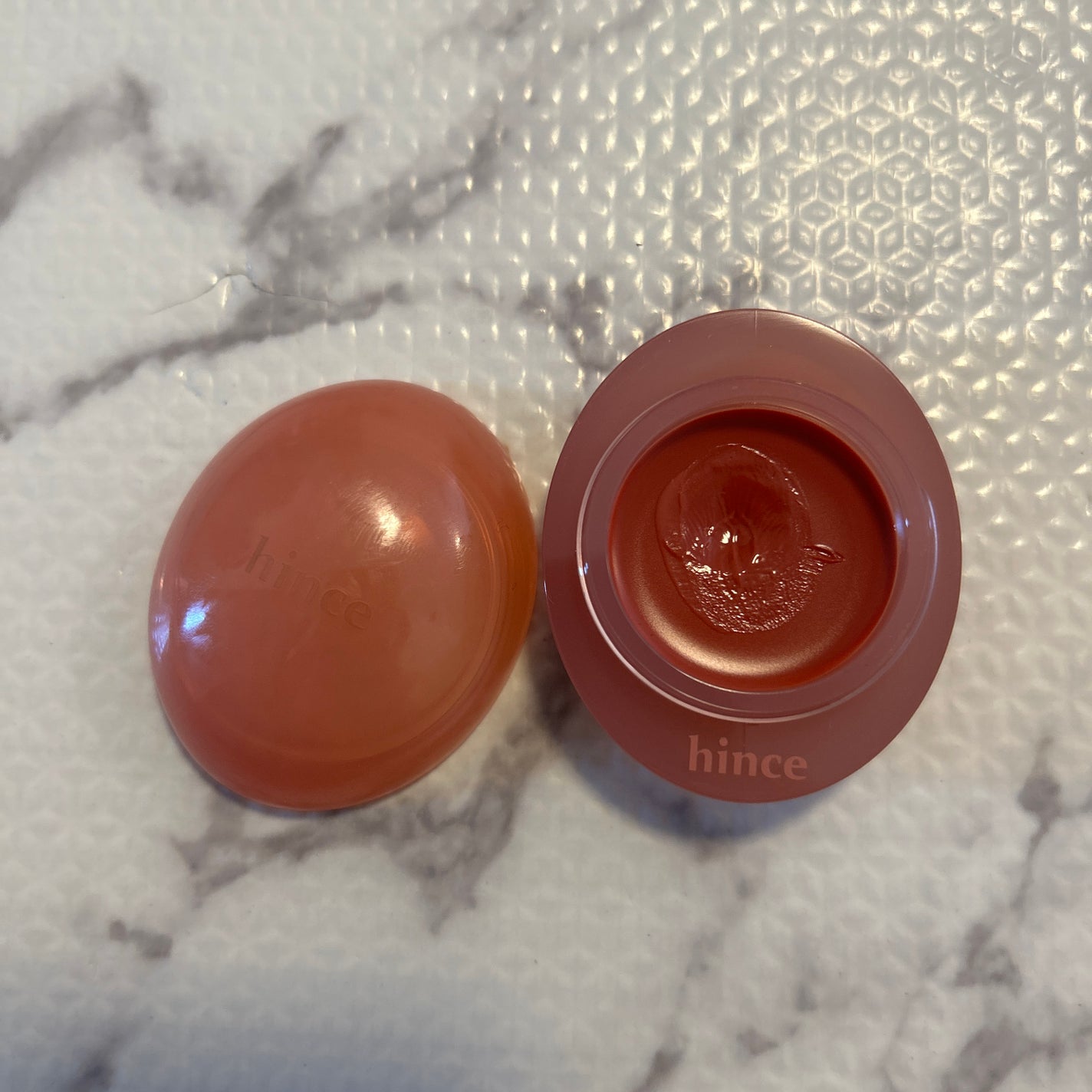 ロウグロウデューイーボール/hince/リップバームを使ったクチコミ(1枚目)