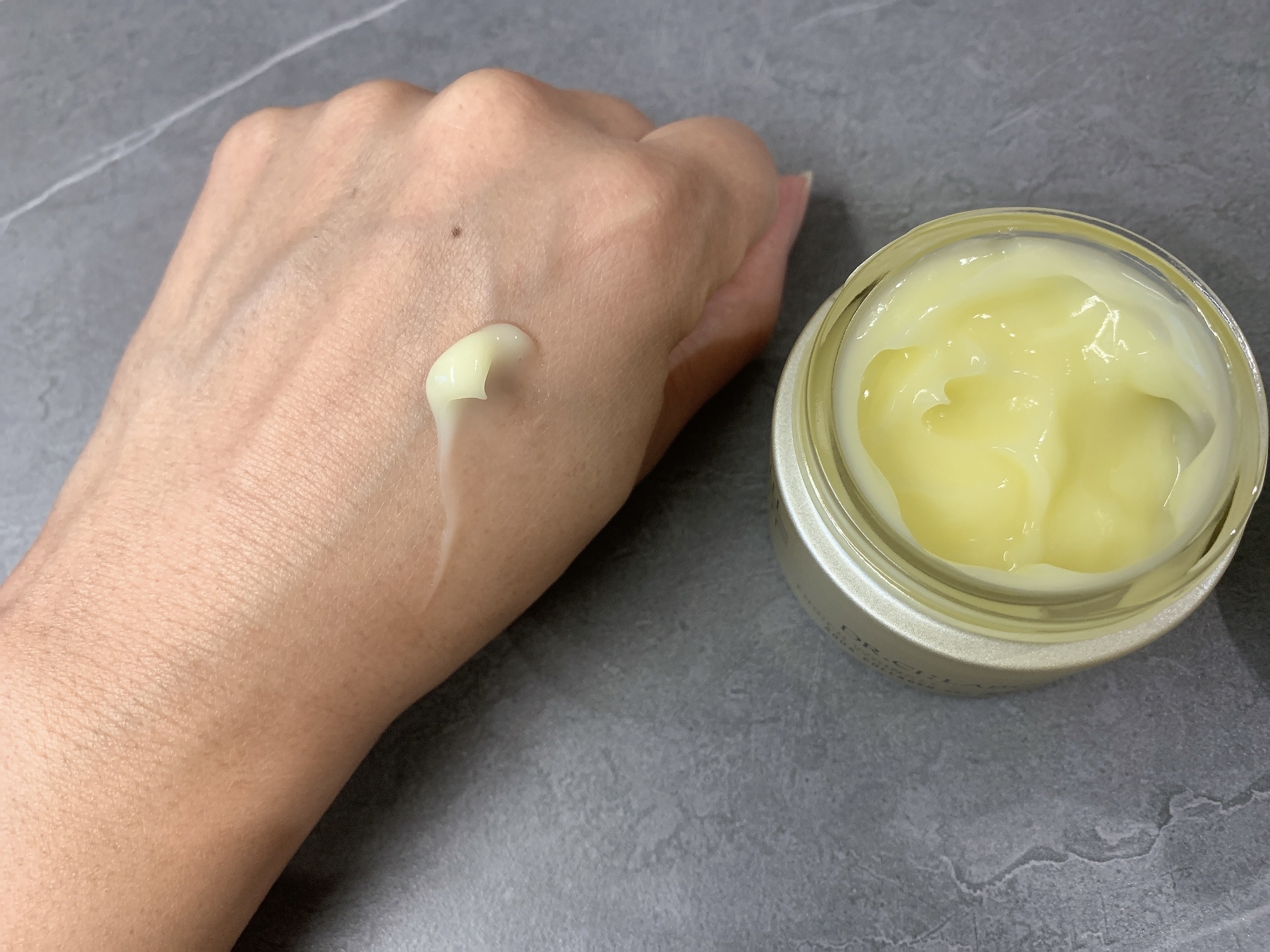 薬用アクアコラーゲンゲル エンリッチリンクルリペア/ドクターシーラボⓇ/フェイスクリームを使ったクチコミ（2枚目）