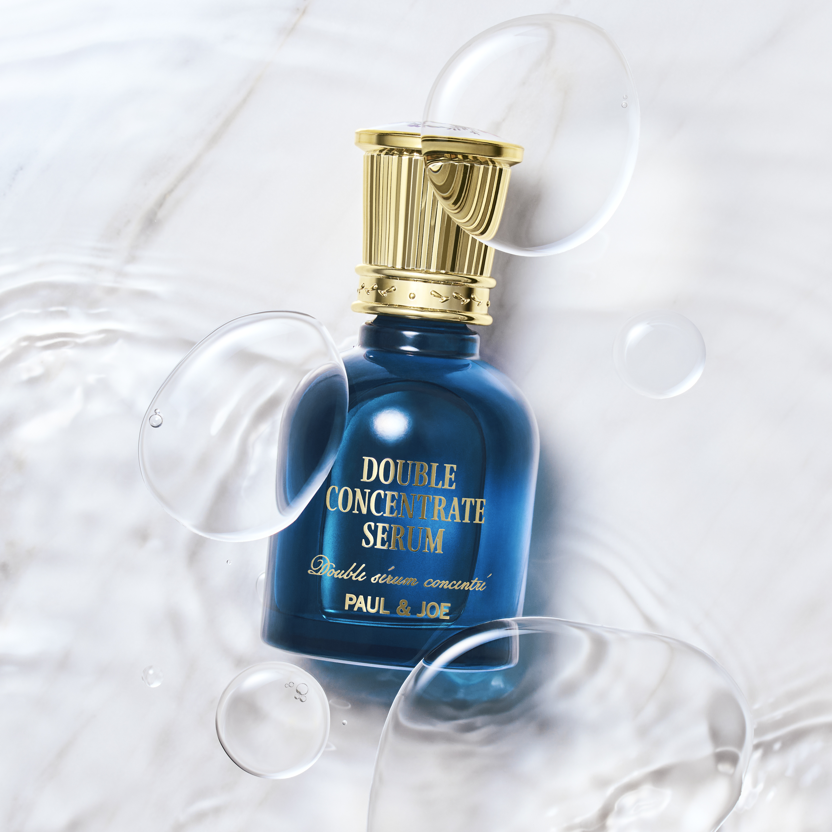 皆さん、こんにちは！

本日は新発売の3種の美容液の中から、
「ダブル コンセントレート セラム」について詳しくご紹介します♪

◇ダブル コンセントレート セラム
〈２層状美容液・美容オイル〉
40ml　￥11,000（税込）
https