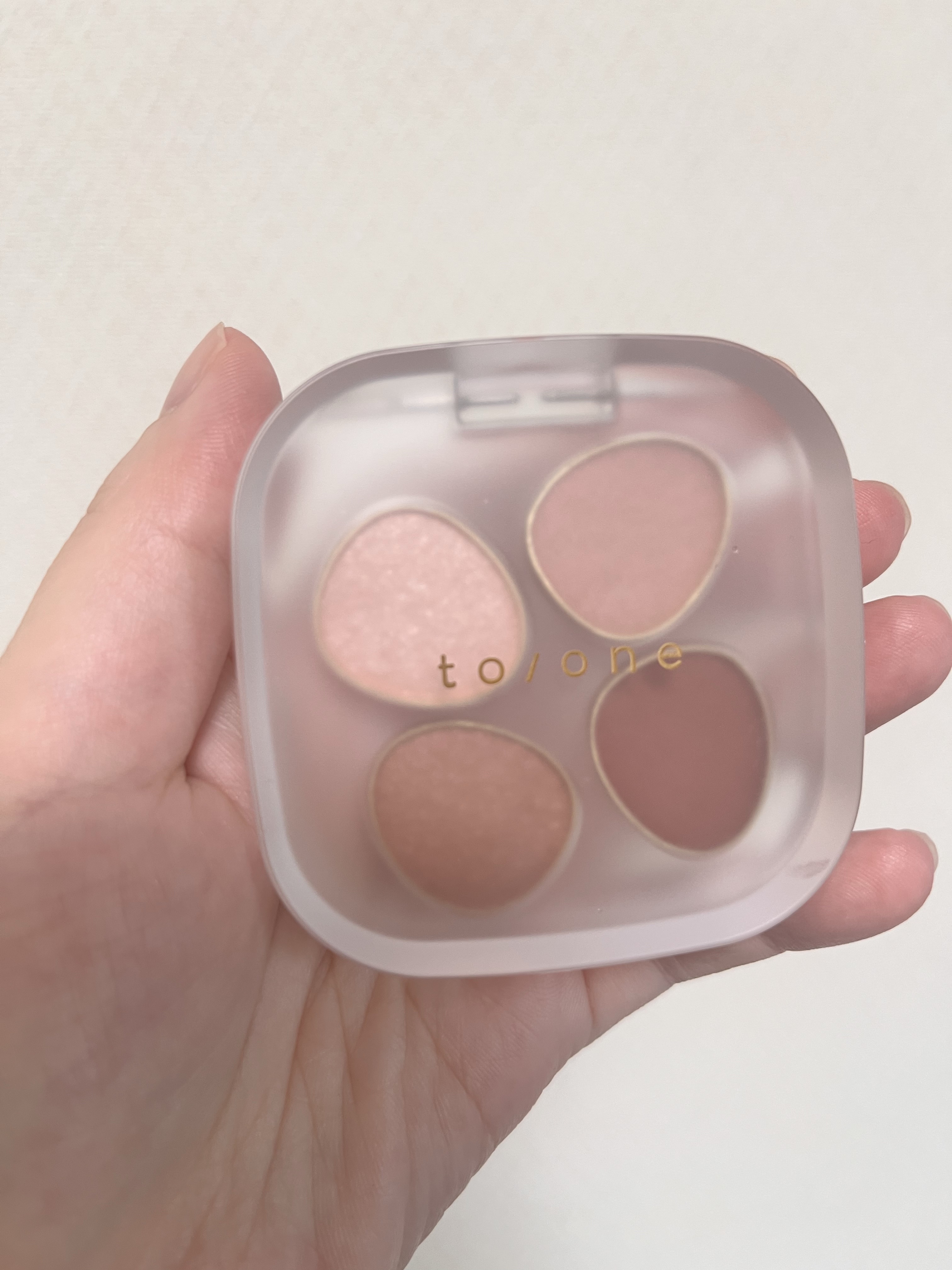 トーン ペタル フロート アイパレット/to/one/アイシャドウパレットを使ったクチコミ（1枚目）