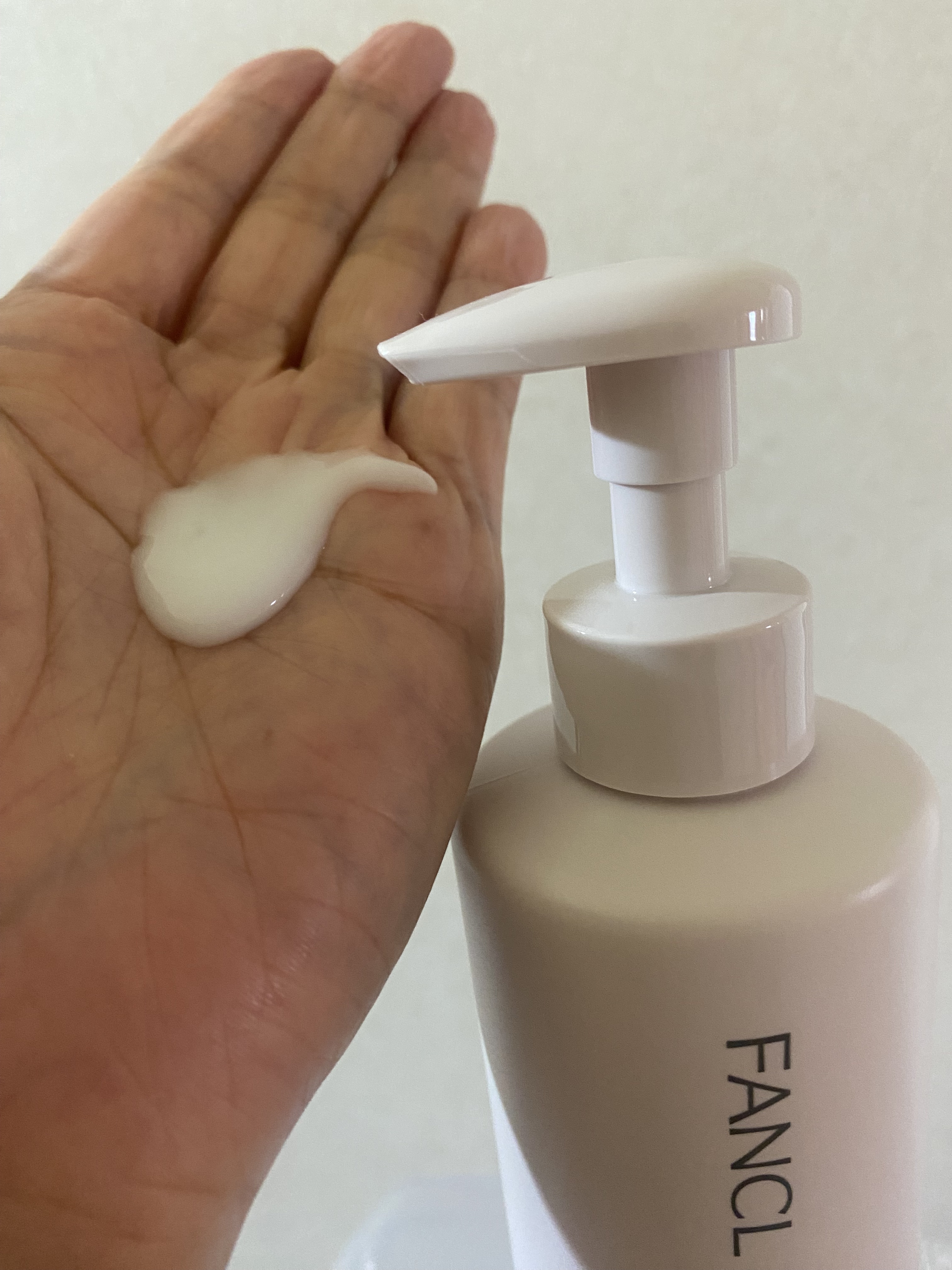 ボディミルク ブライトニング＆エイジングケア＜医薬部外品＞/ファンケル/ボディミルクを使ったクチコミ（3枚目）