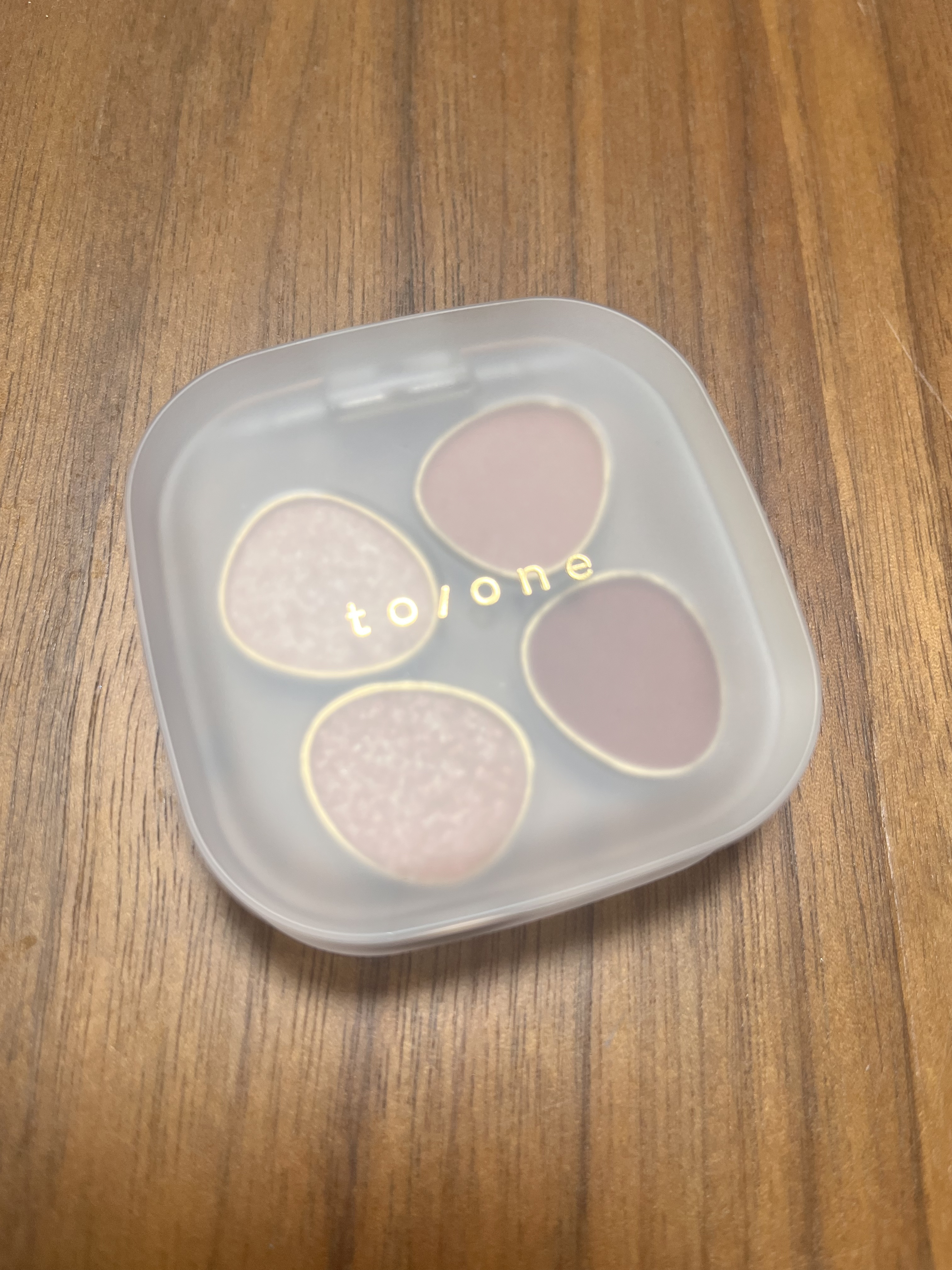 トーン ペタル フロート アイパレット/to/one/アイシャドウパレットを使ったクチコミ（2枚目）