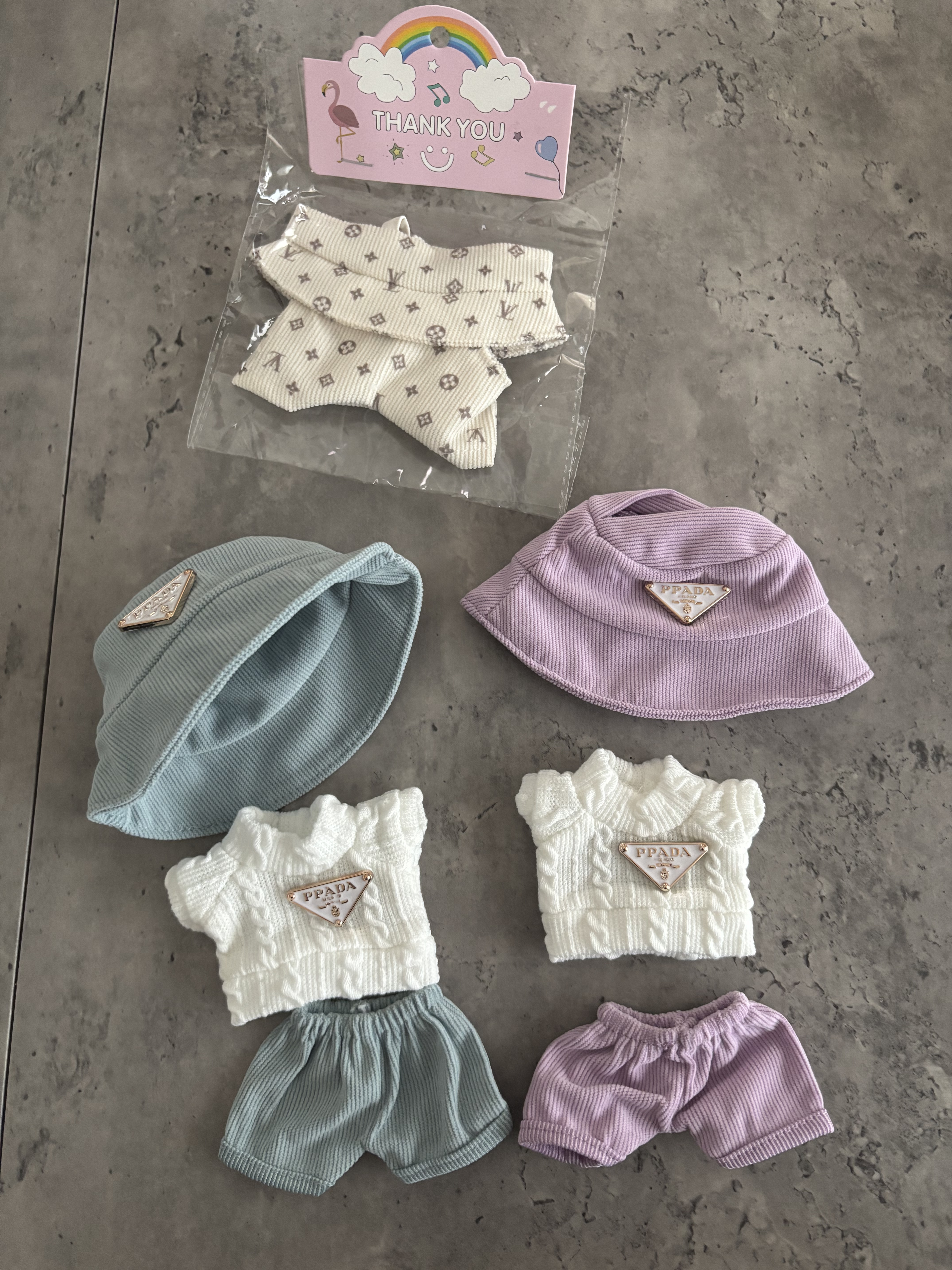 ダイメンションズ マルチエフェクト アイシャドウ 09 プリムラ/PRADA BEAUTY/アイシャドウパレットを使ったクチコミ（2枚目）