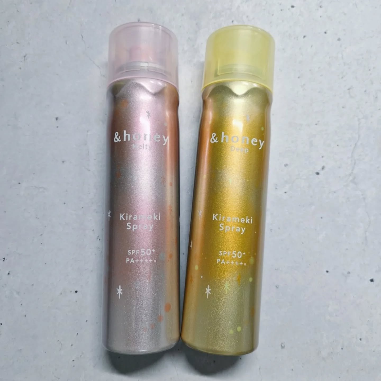 &honey様より提供いただきました！

アンドハニーのUV対策＆髪がうるつやに見える＆顔以外のボディにも使える、キラメキツヤスプレー🧸🍯✨

💛はディープモイスト(しっとり)
🩷はメルティモイストリペア(サラサラ)
どちらも香りつ