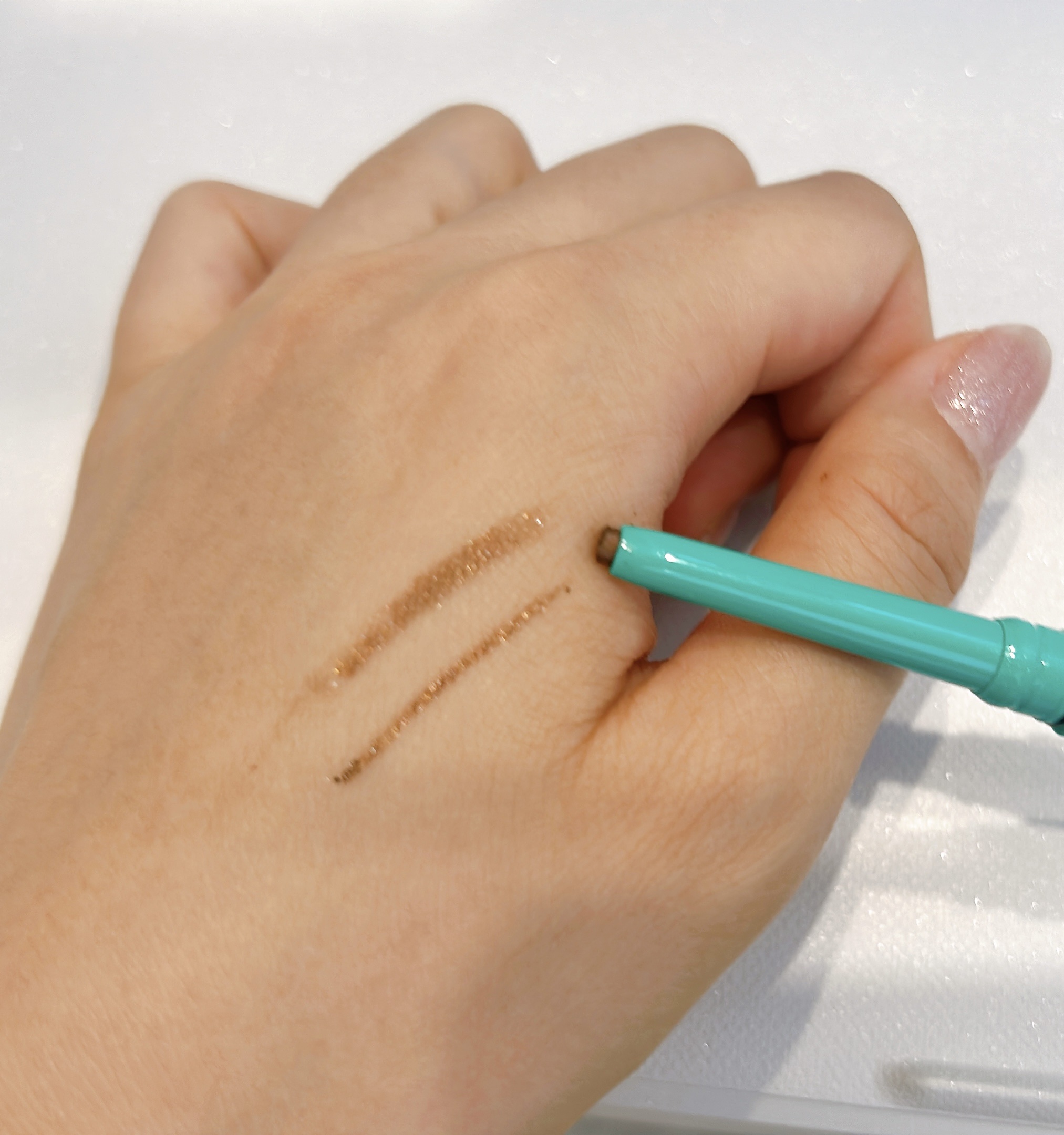 「密着アイライナー」クリームペンシル/デジャヴュ/ペンシルアイライナーを使ったクチコミ（3枚目）